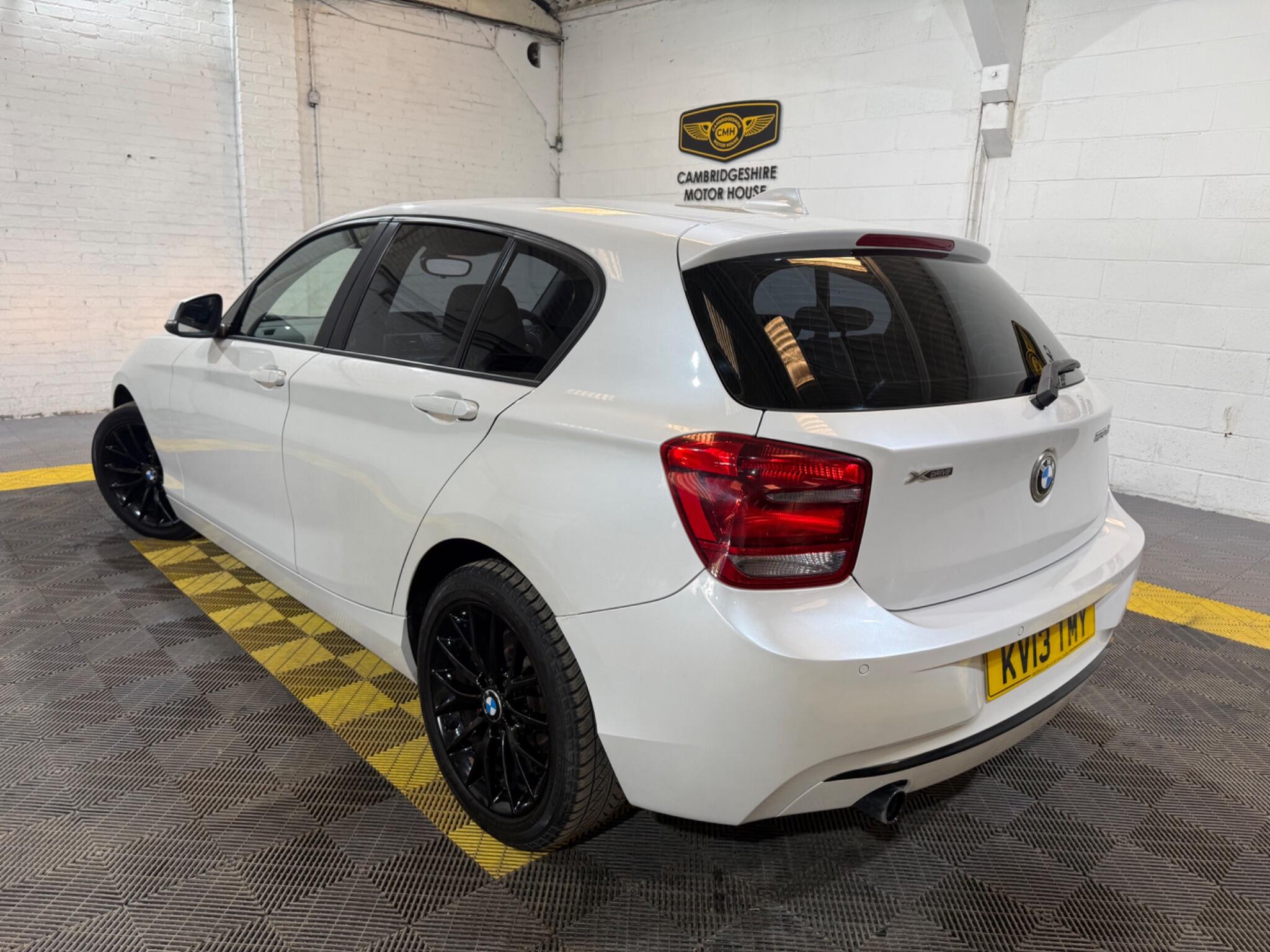 BMW 1 Series view 8