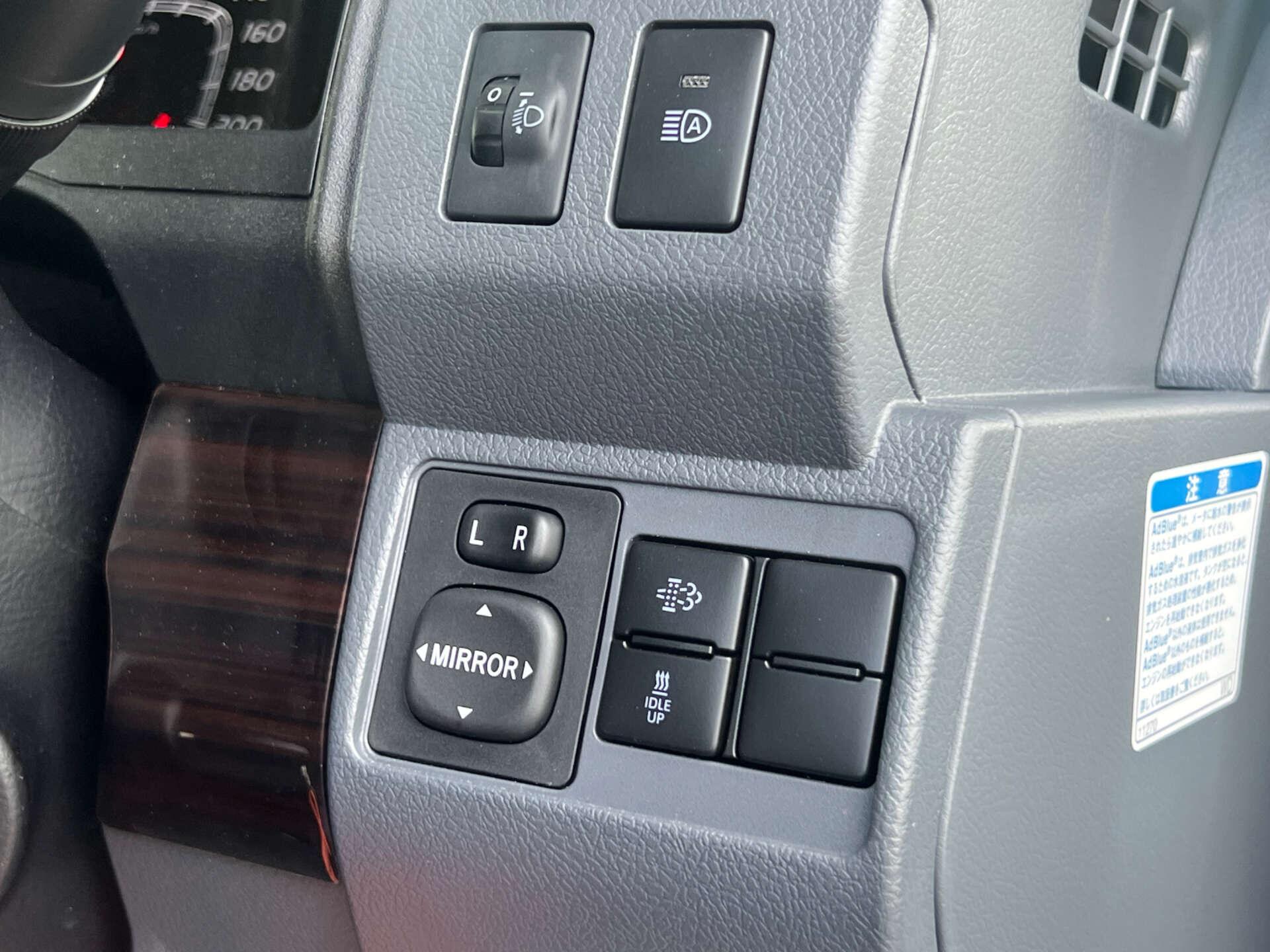 Toyota Land Cruiser view 31