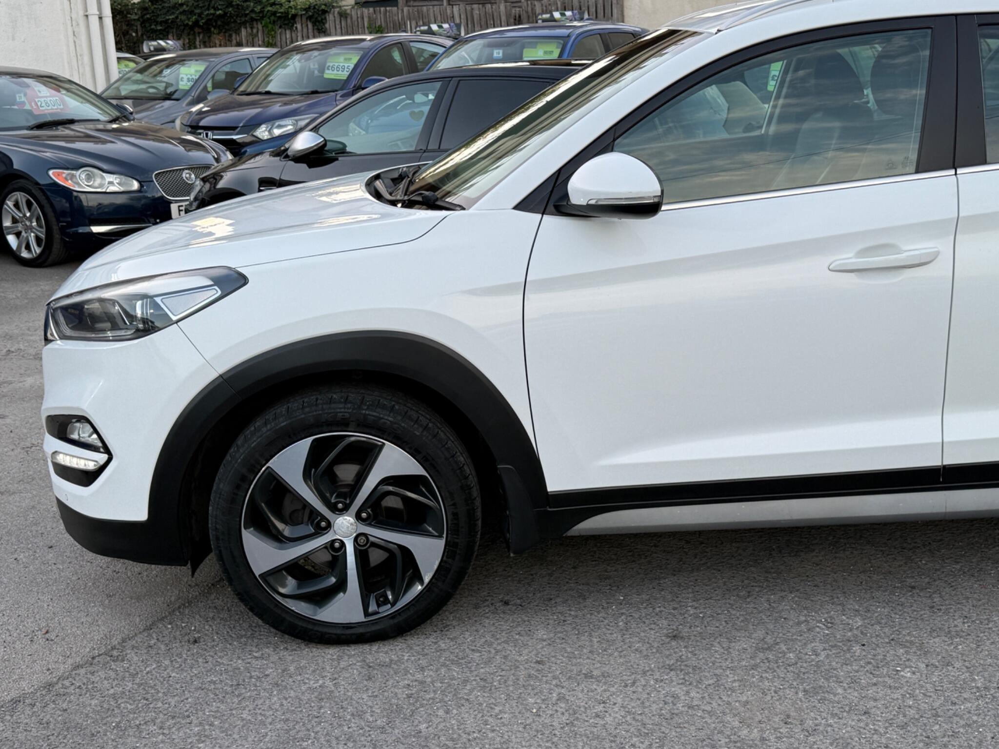 Hyundai TUCSON - Image 11