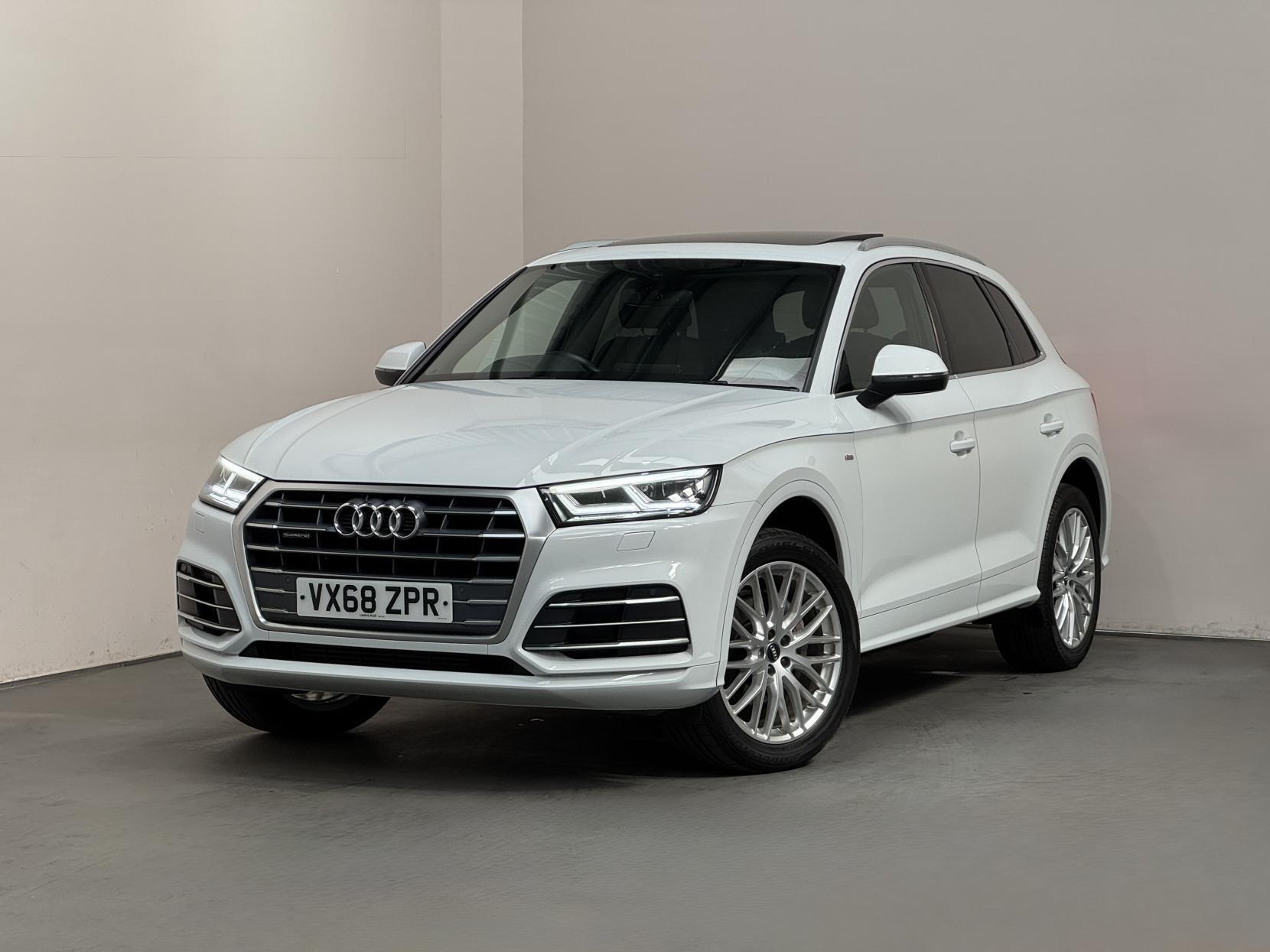 Audi Q5 view 8