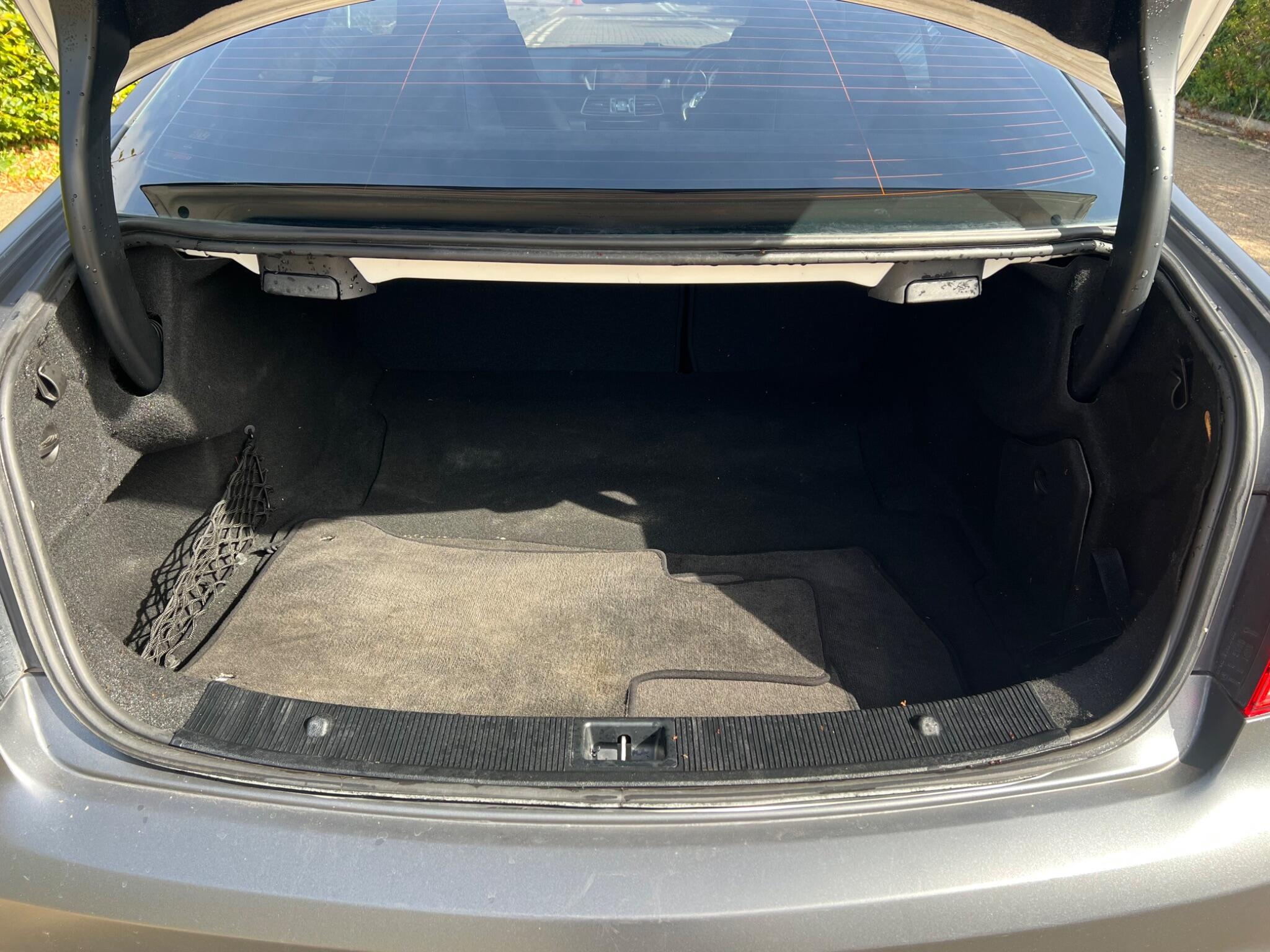 Mercedes-Benz E-Class view 17