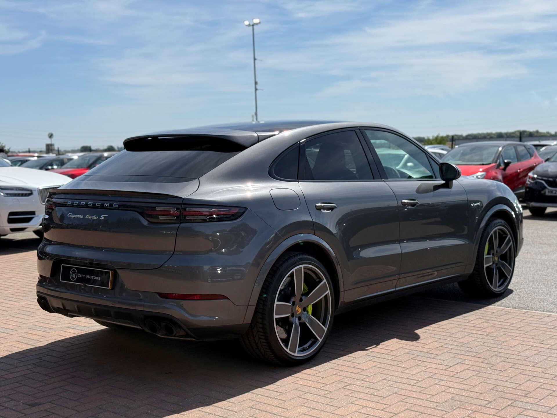 Porsche Cayenne view 20