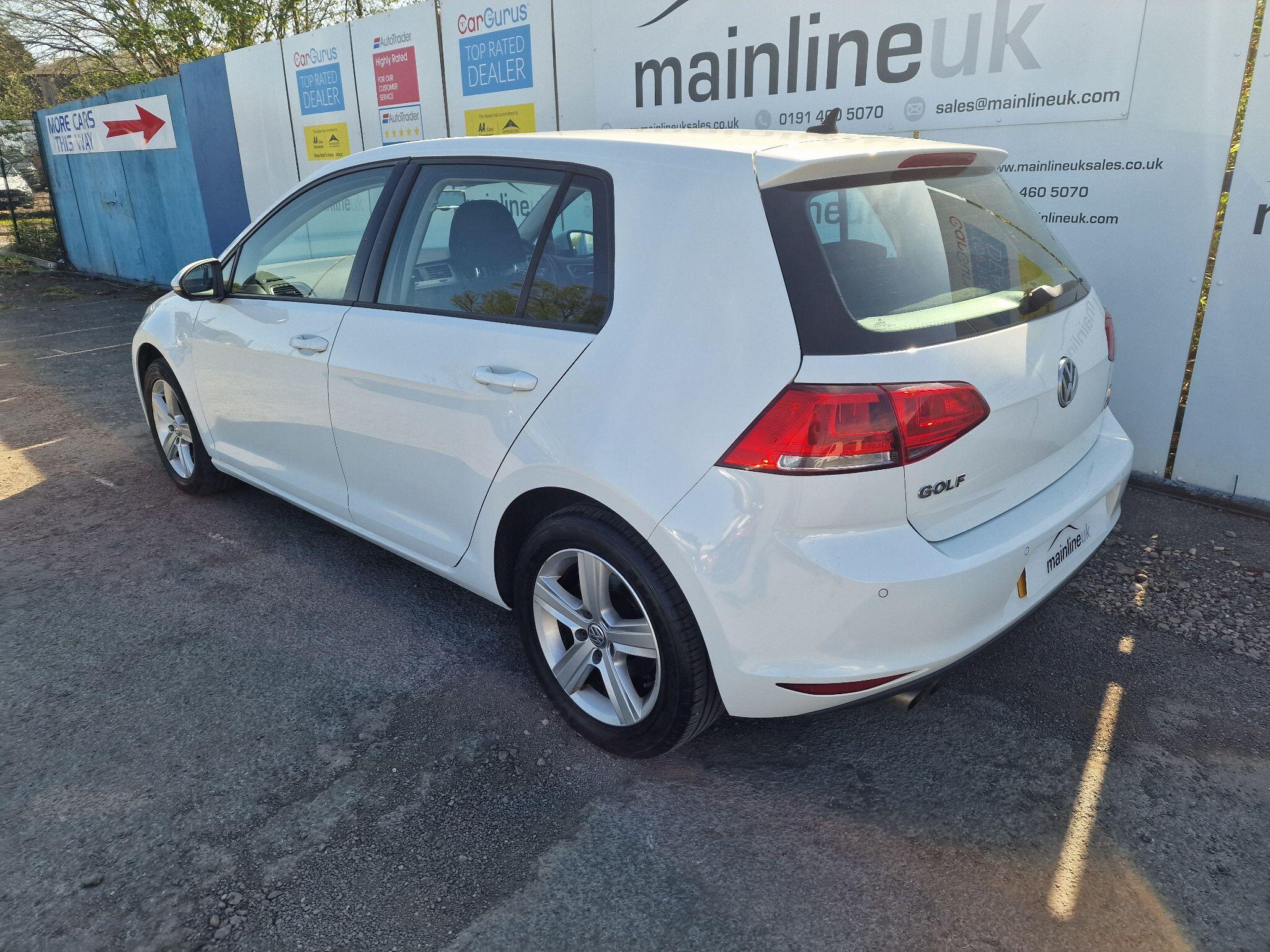 Volkswagen Golf view 10