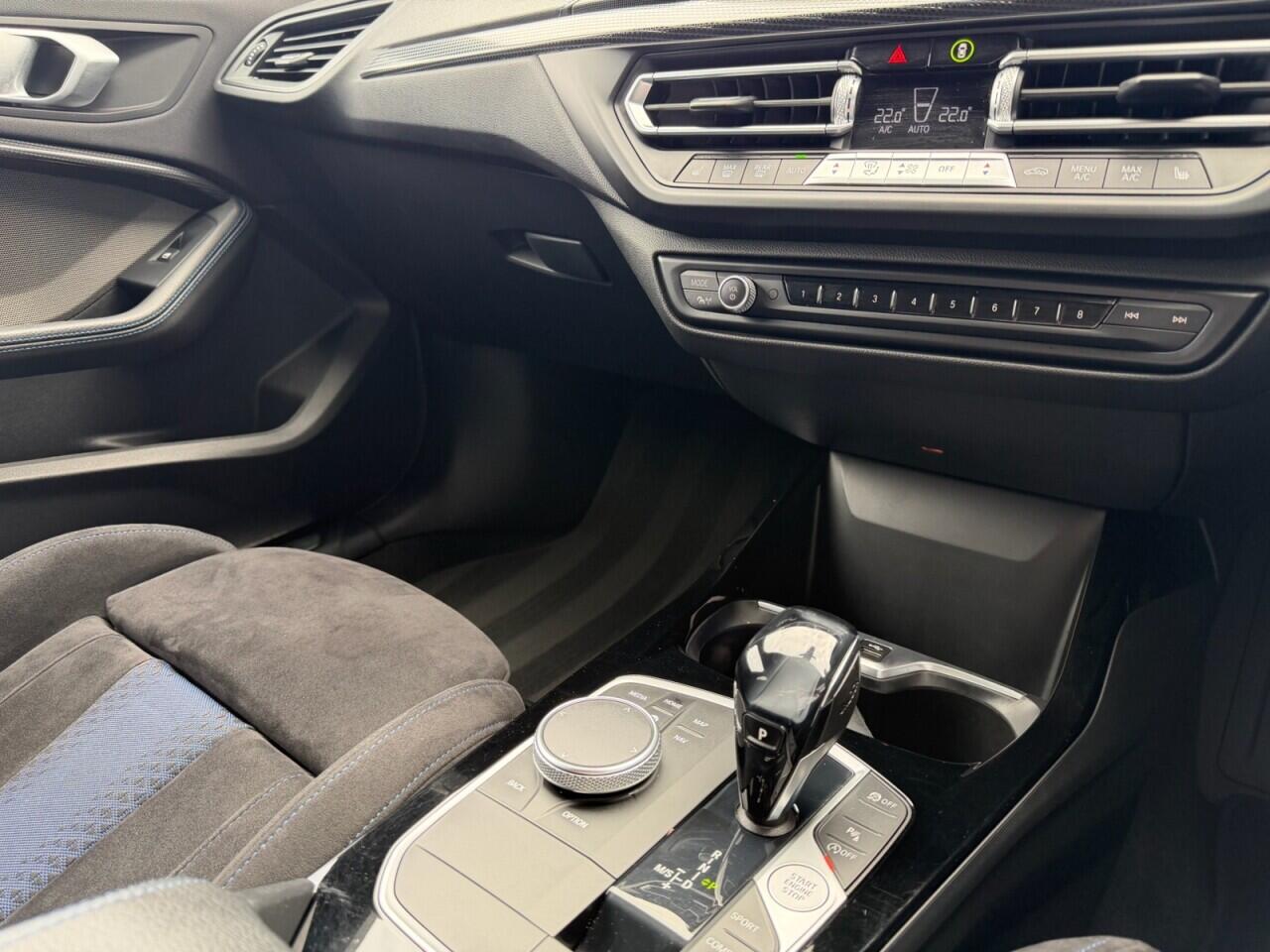 BMW 1 Series view 22