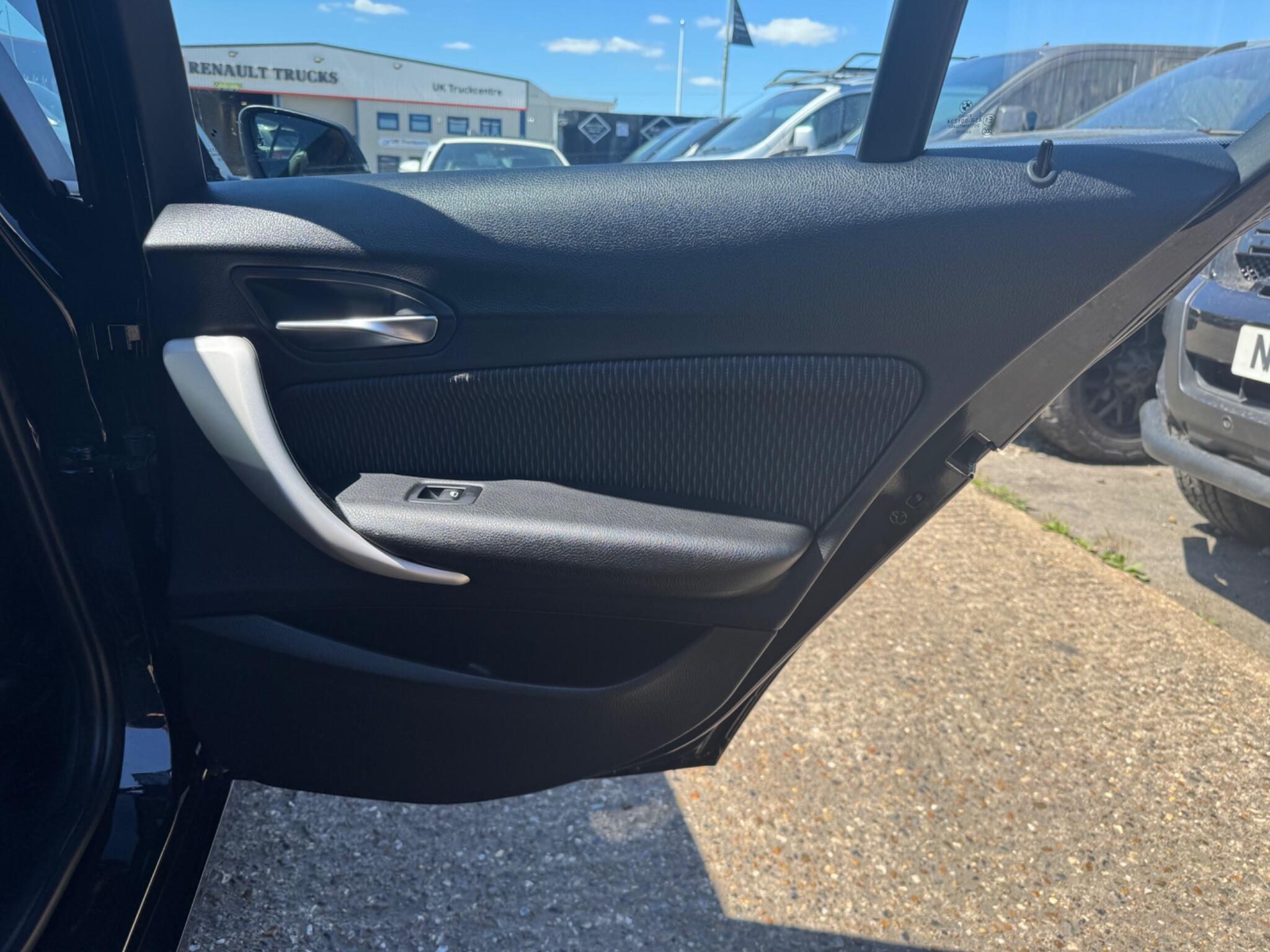 BMW 1 Series view 29