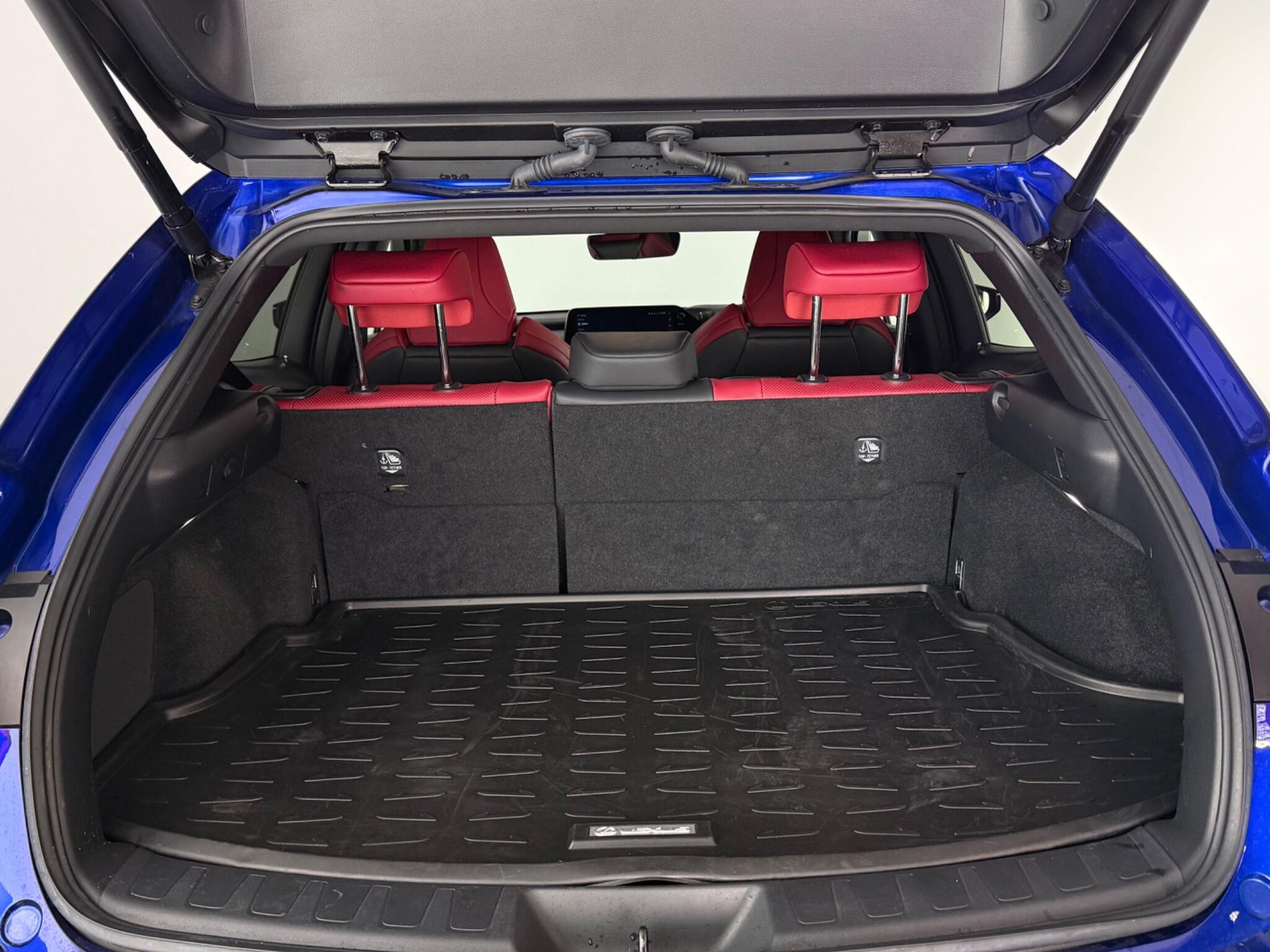 Lexus Ux view 12