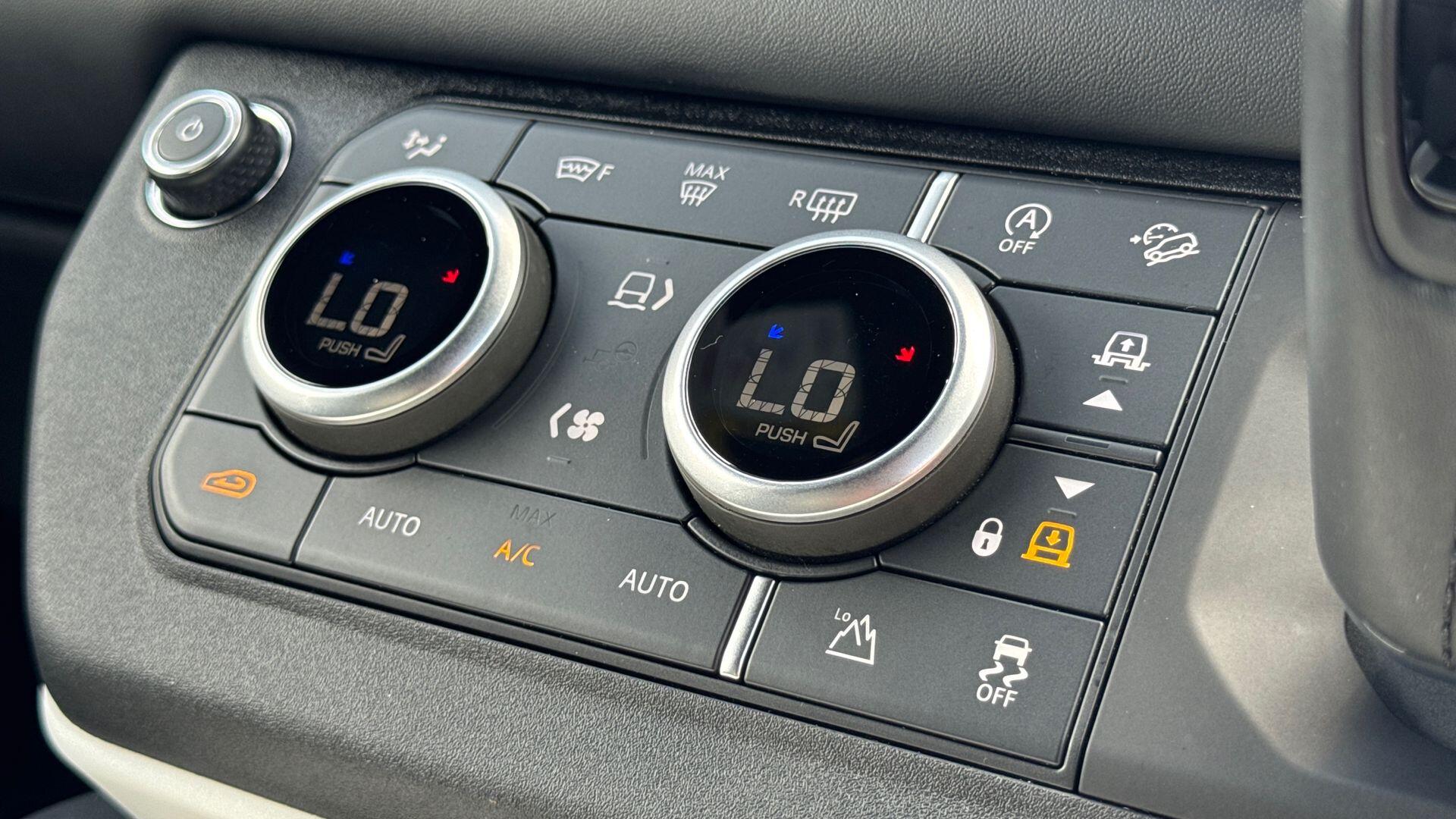 Land Rover Defender view 32