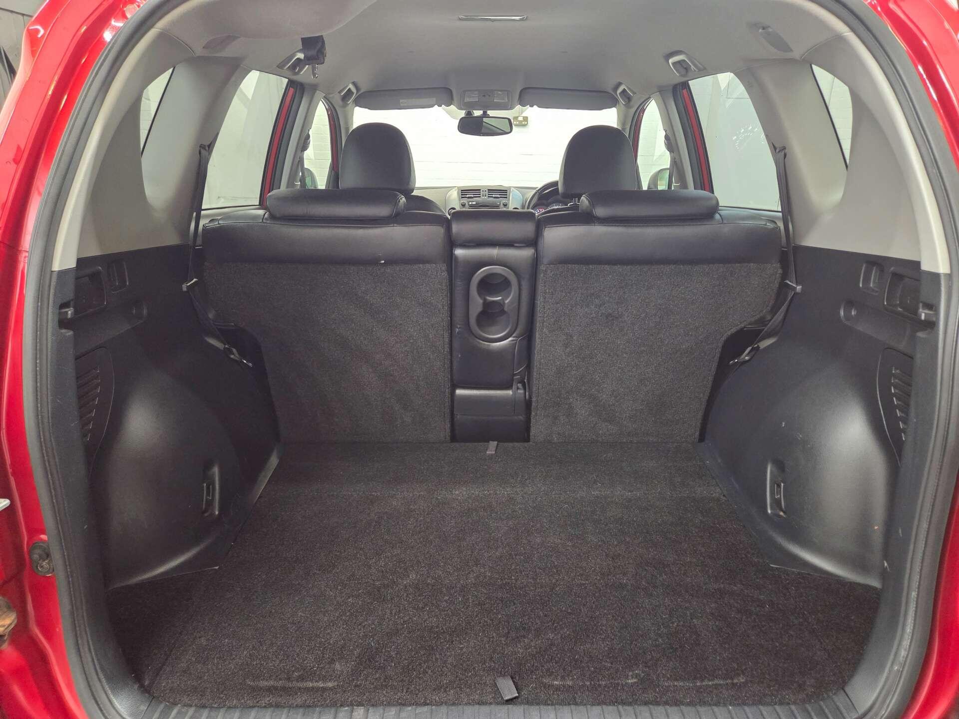 Toyota RAV4 view 23