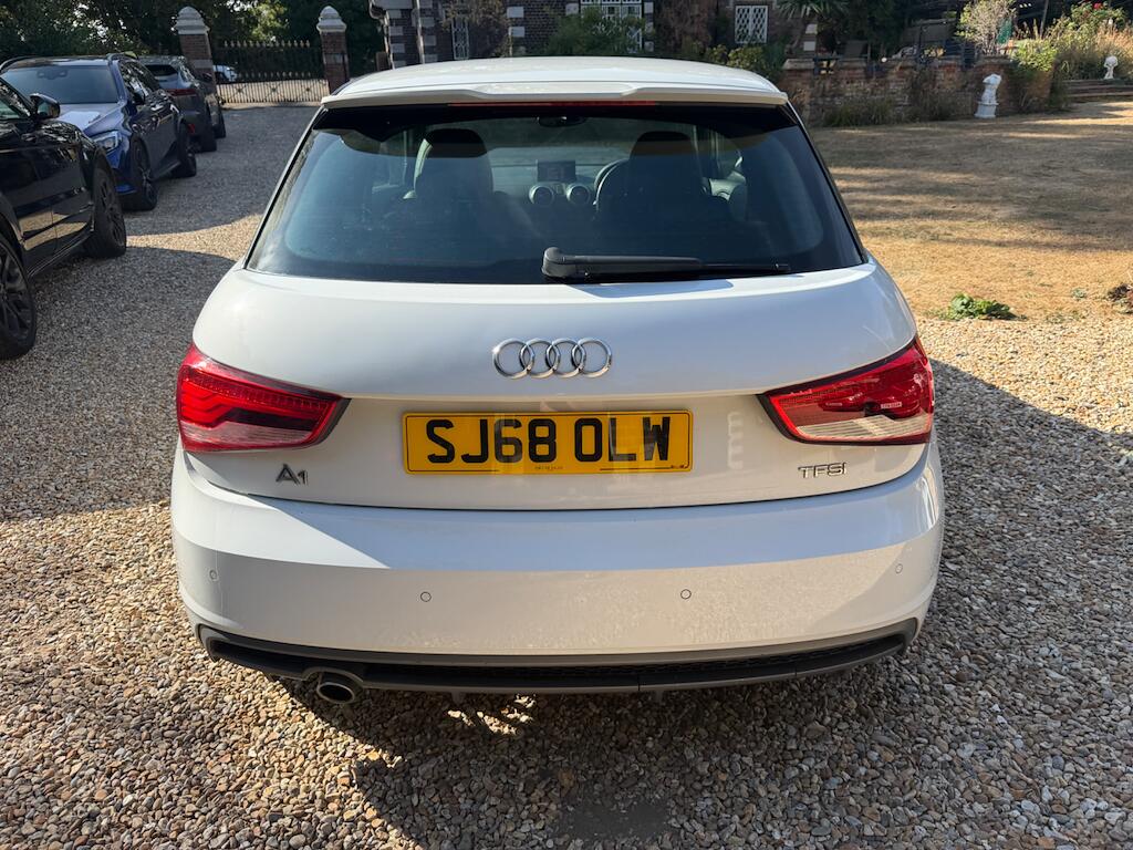 Audi A1 view 9