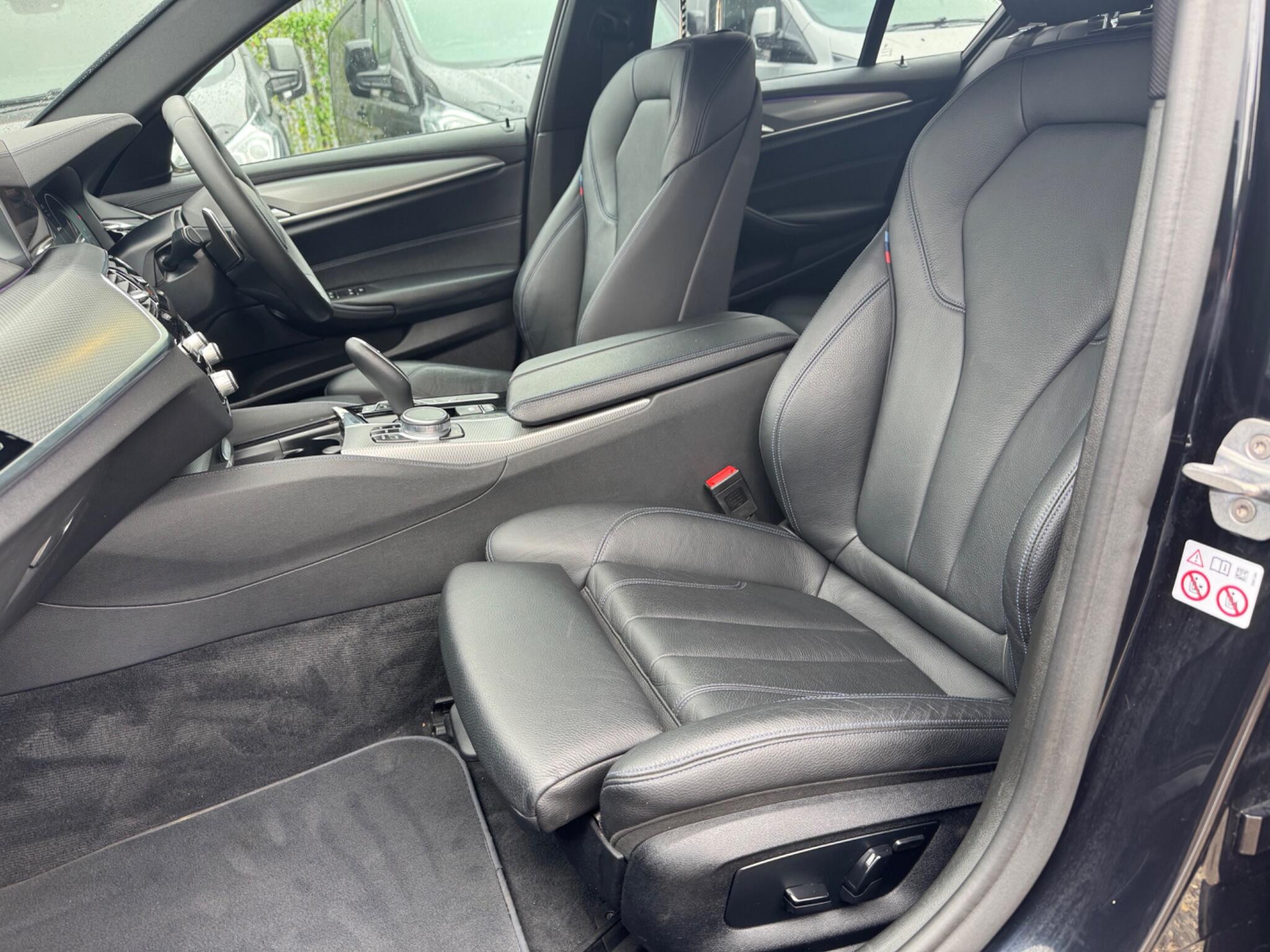 BMW 5 Series view 31