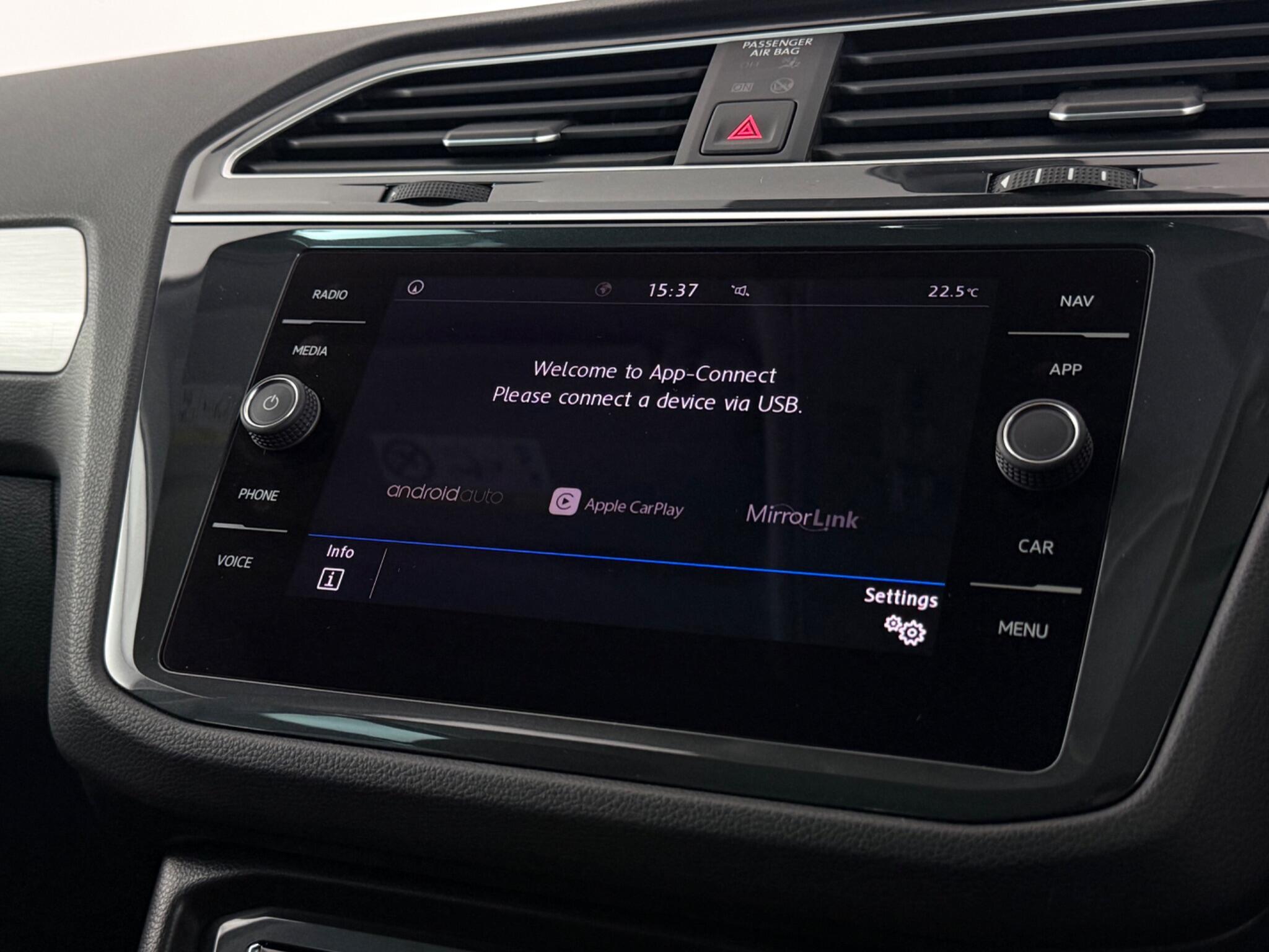 Volkswagen Tiguan view 21