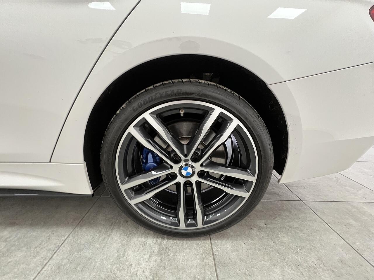 BMW 4 Series view 27