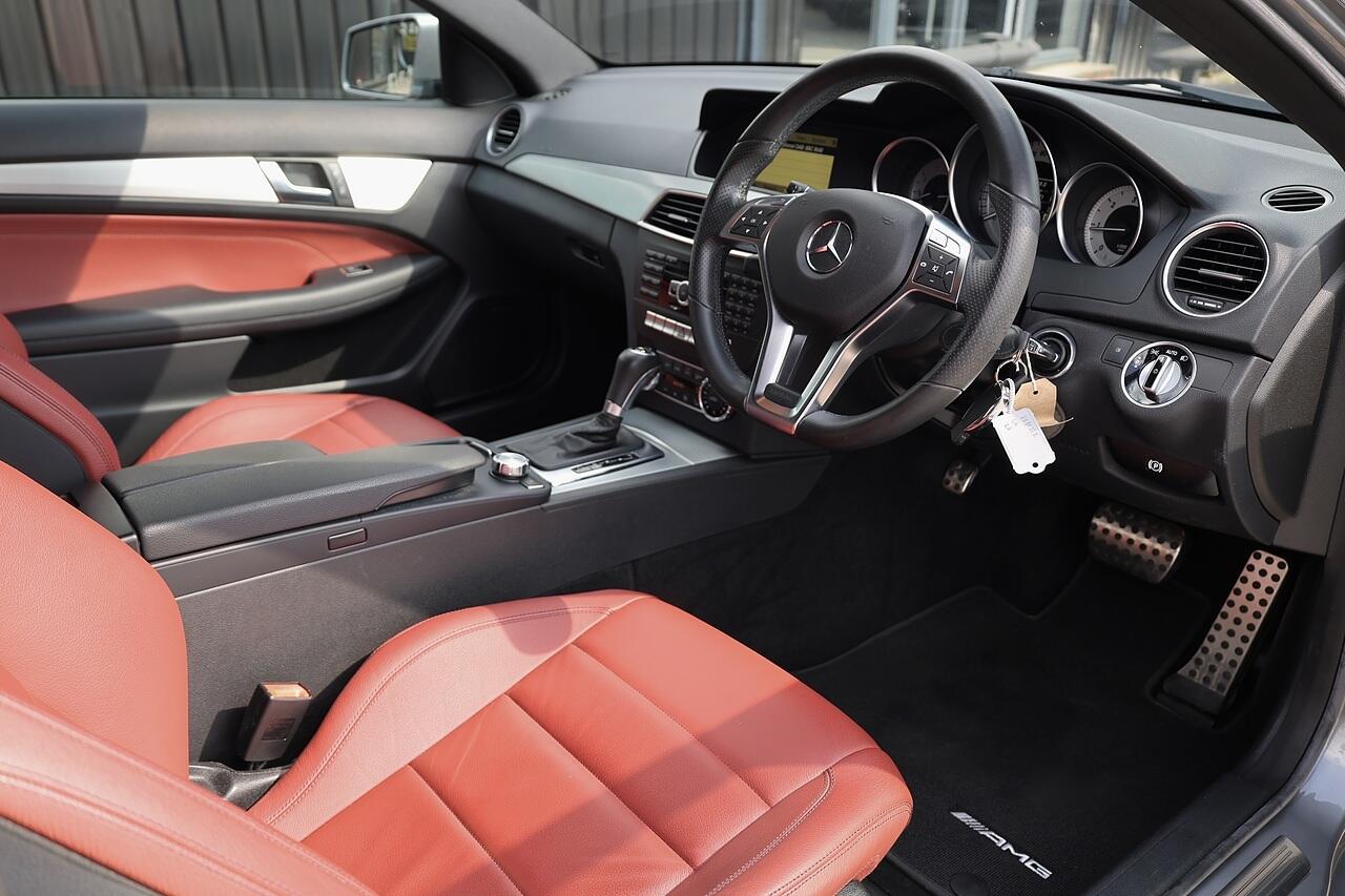 Mercedes-Benz C Class view 7