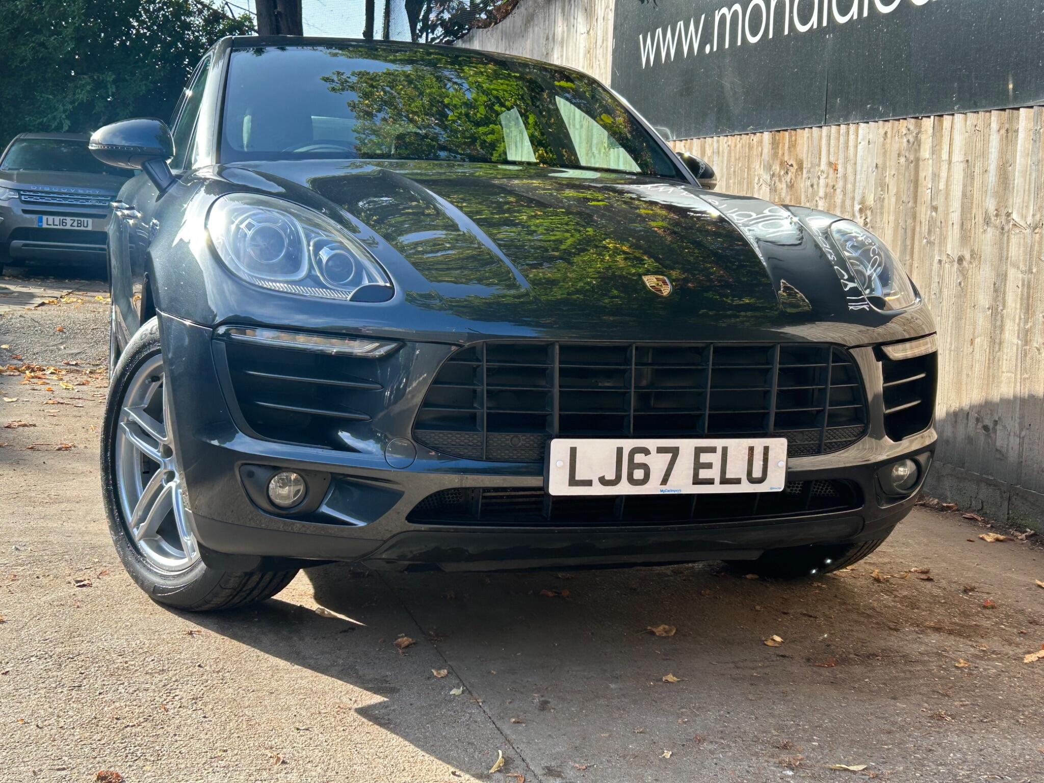 Porsche Macan view 12