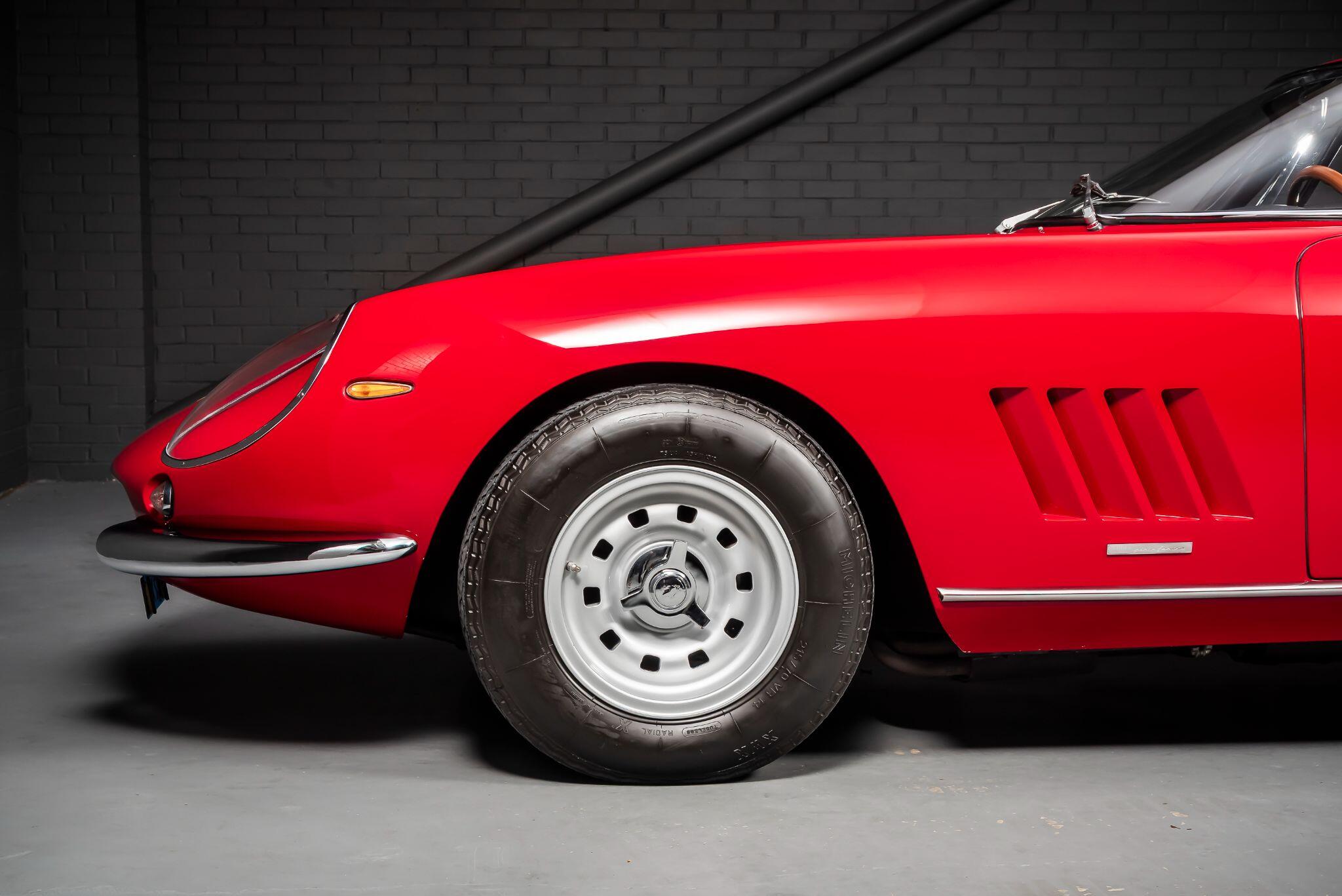 Ferrari 275 view 44