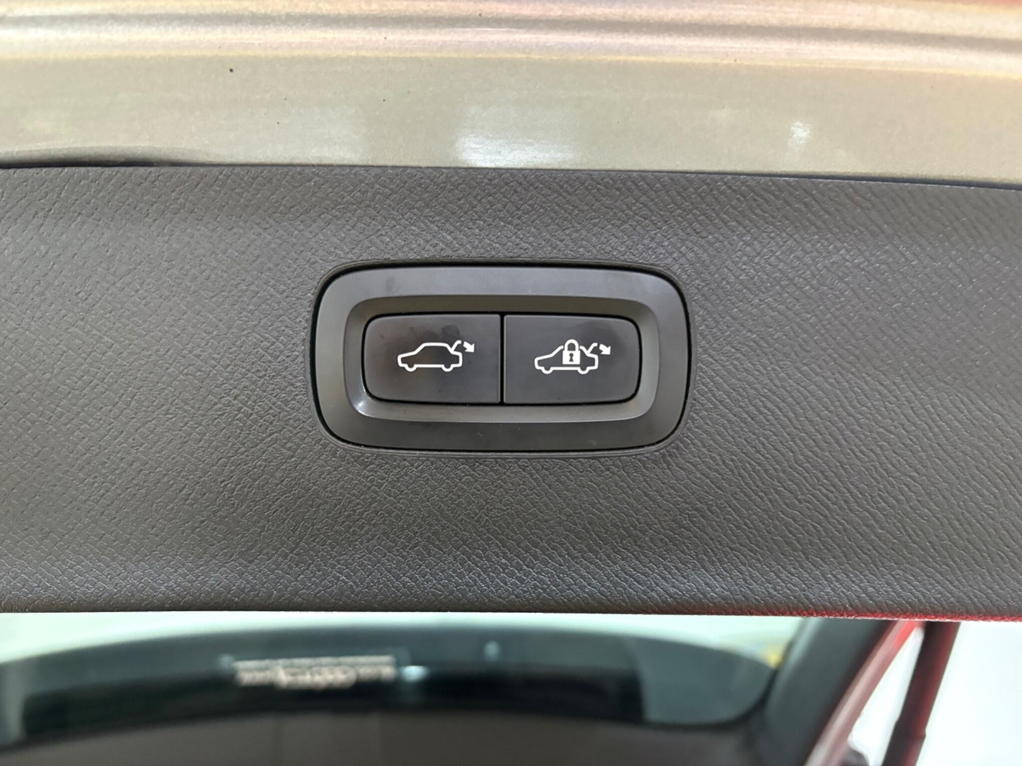Volvo XC90 view 54