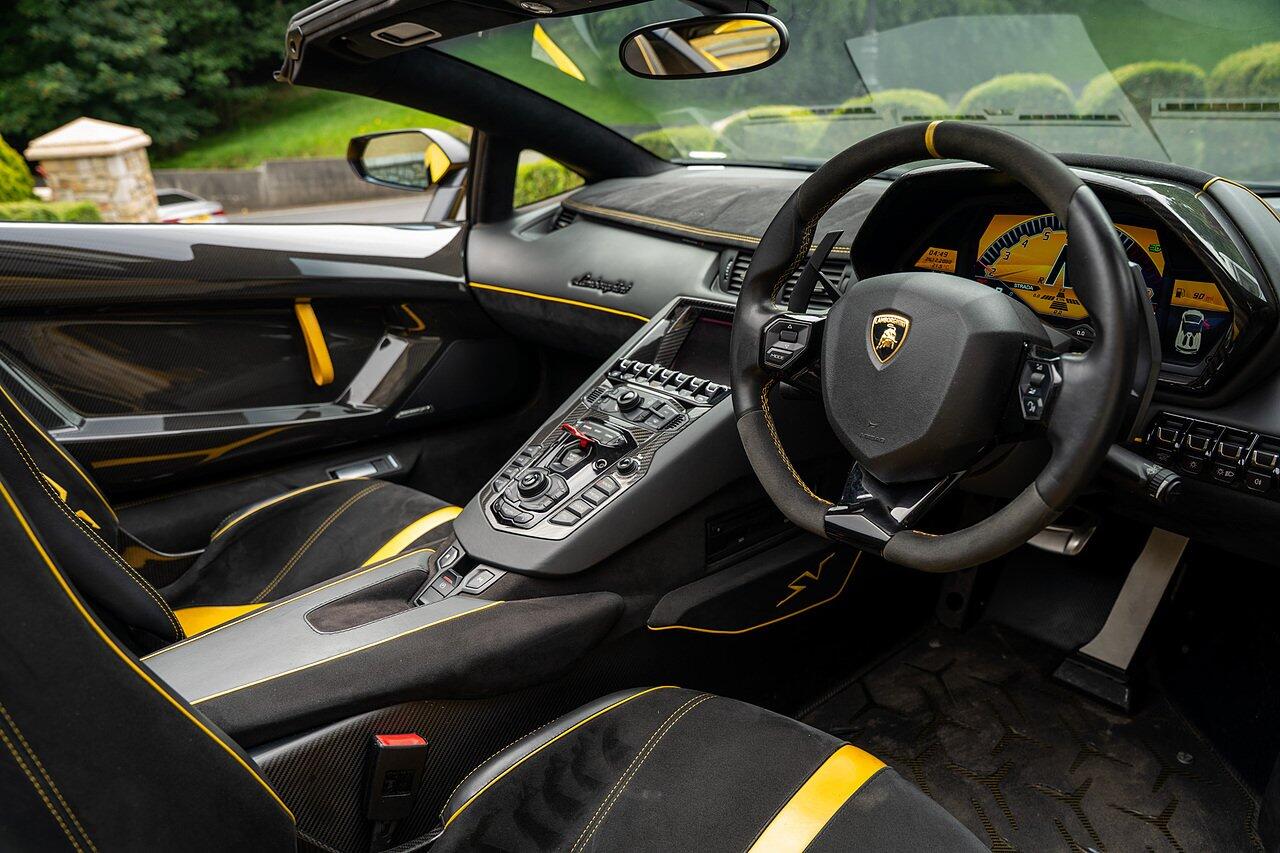 Lamborghini Aventador view 50