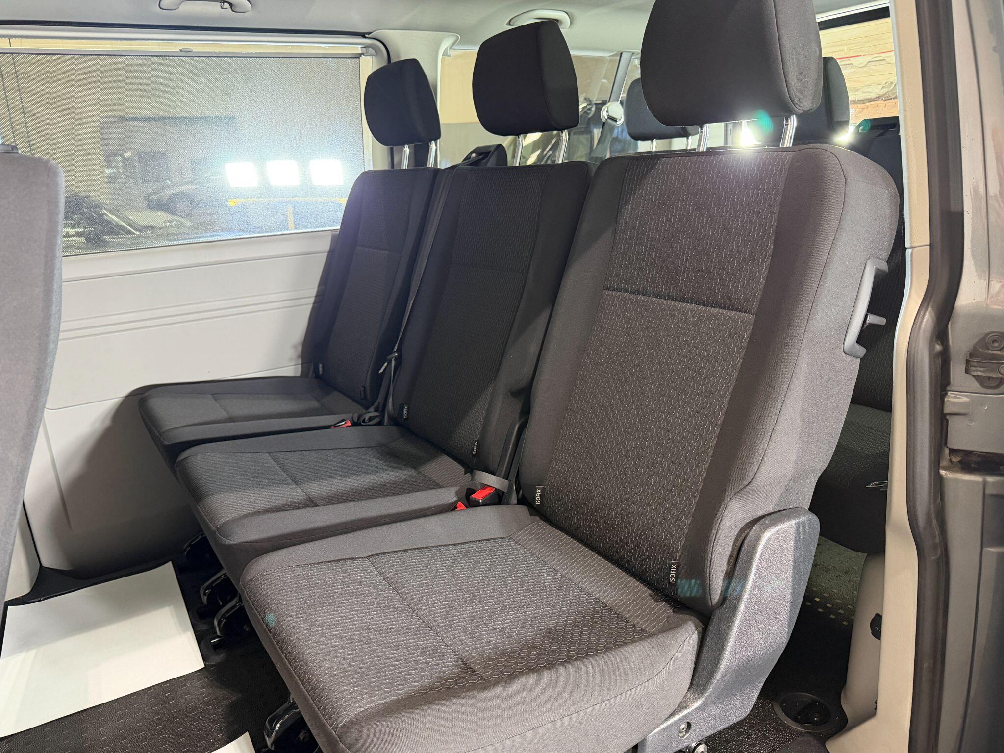 Volkswagen Transporter view 20