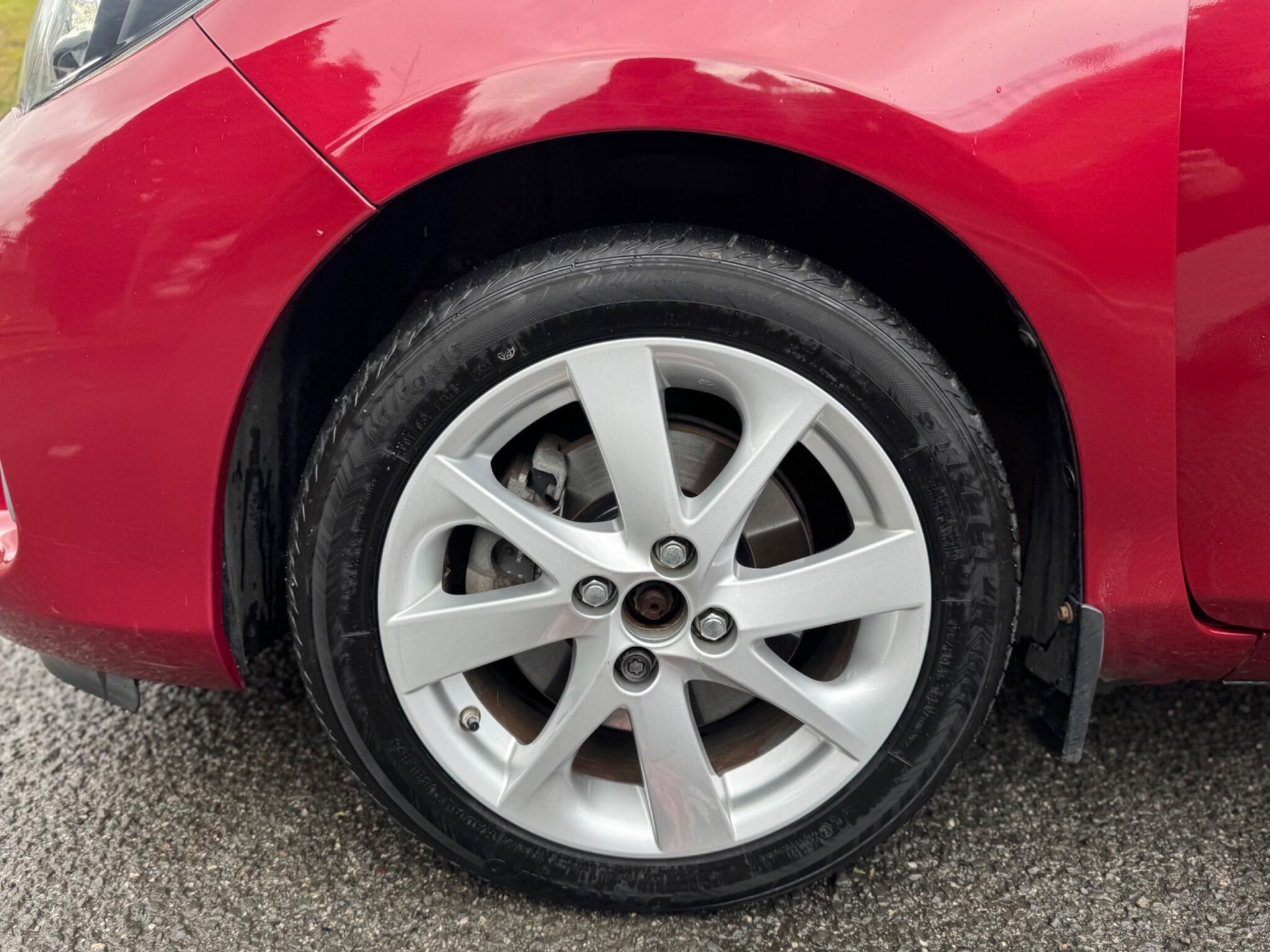 2017 Toyota Yaris 1.5 VVT-h Excel E-CVT Euro 6 (s/s) 5dr (15in Alloy) image 43