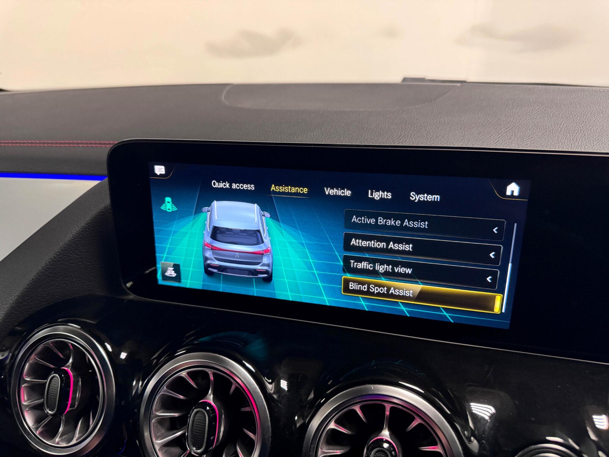 Mercedes-Benz Eqa view 52