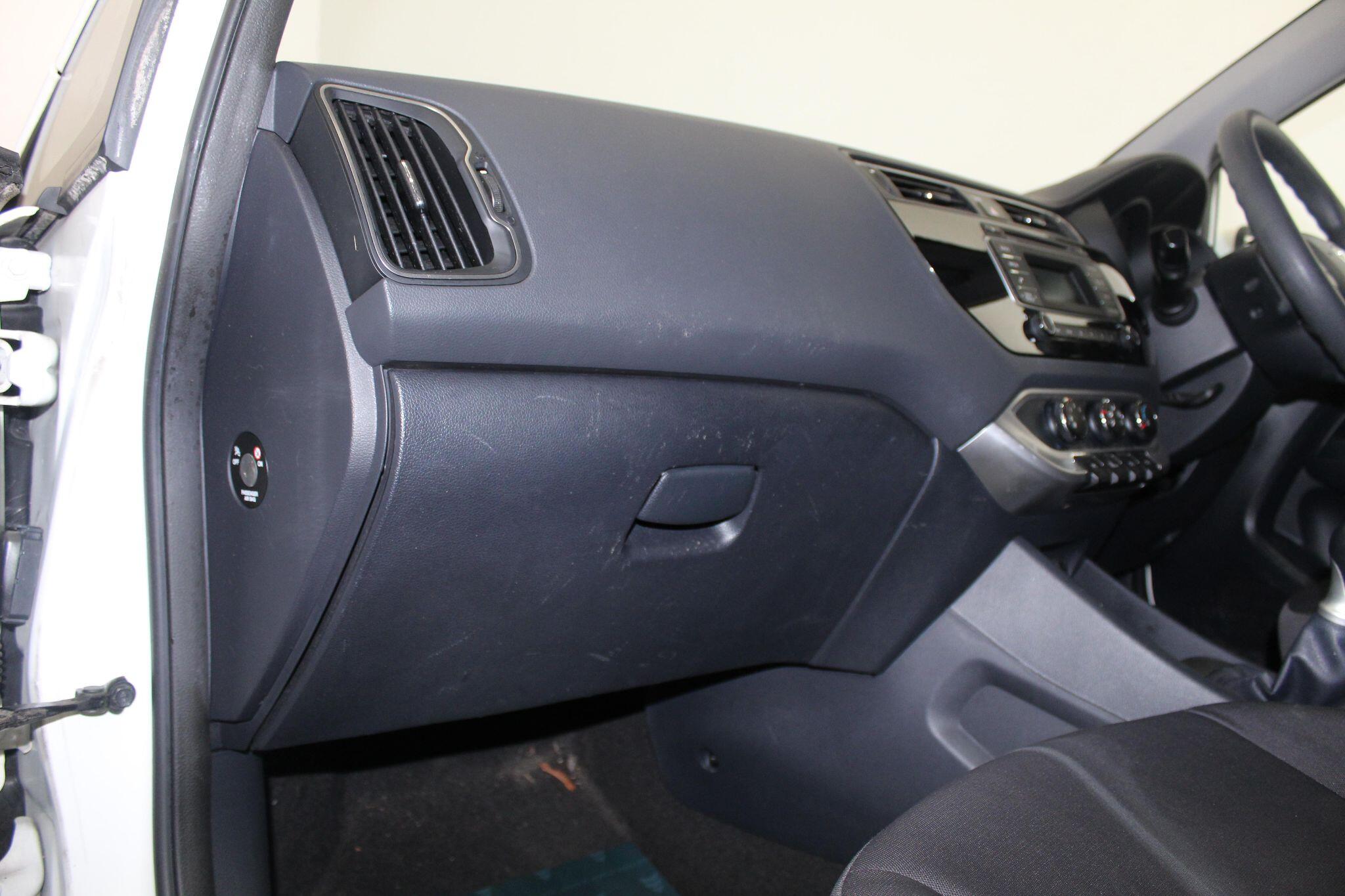 Kia Rio view 28
