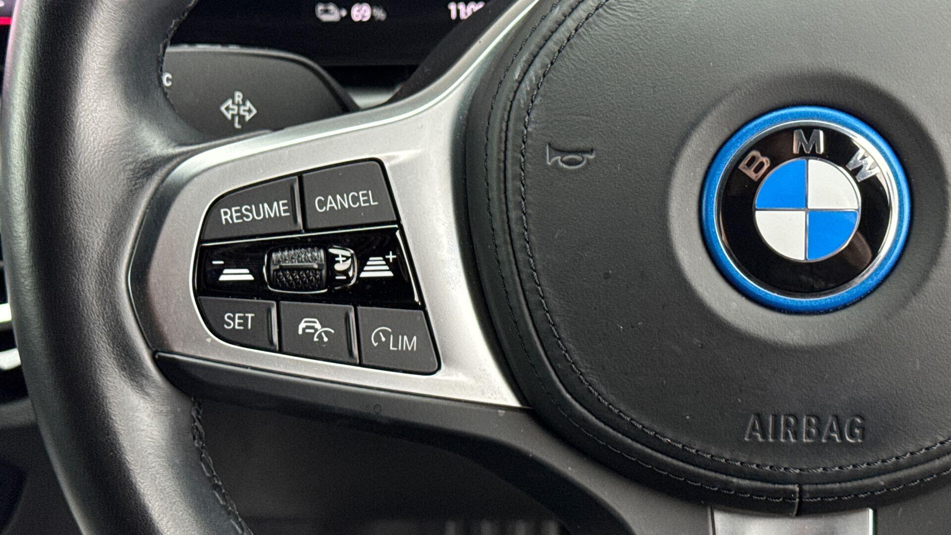 BMW i4 view 17