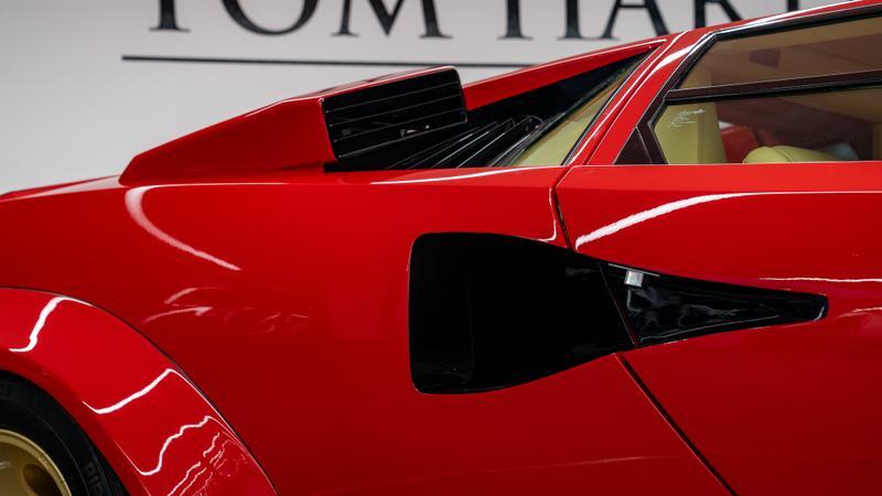 Lamborghini Countach view 14