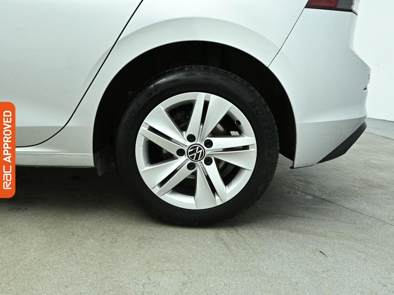 Volkswagen Golf view 27