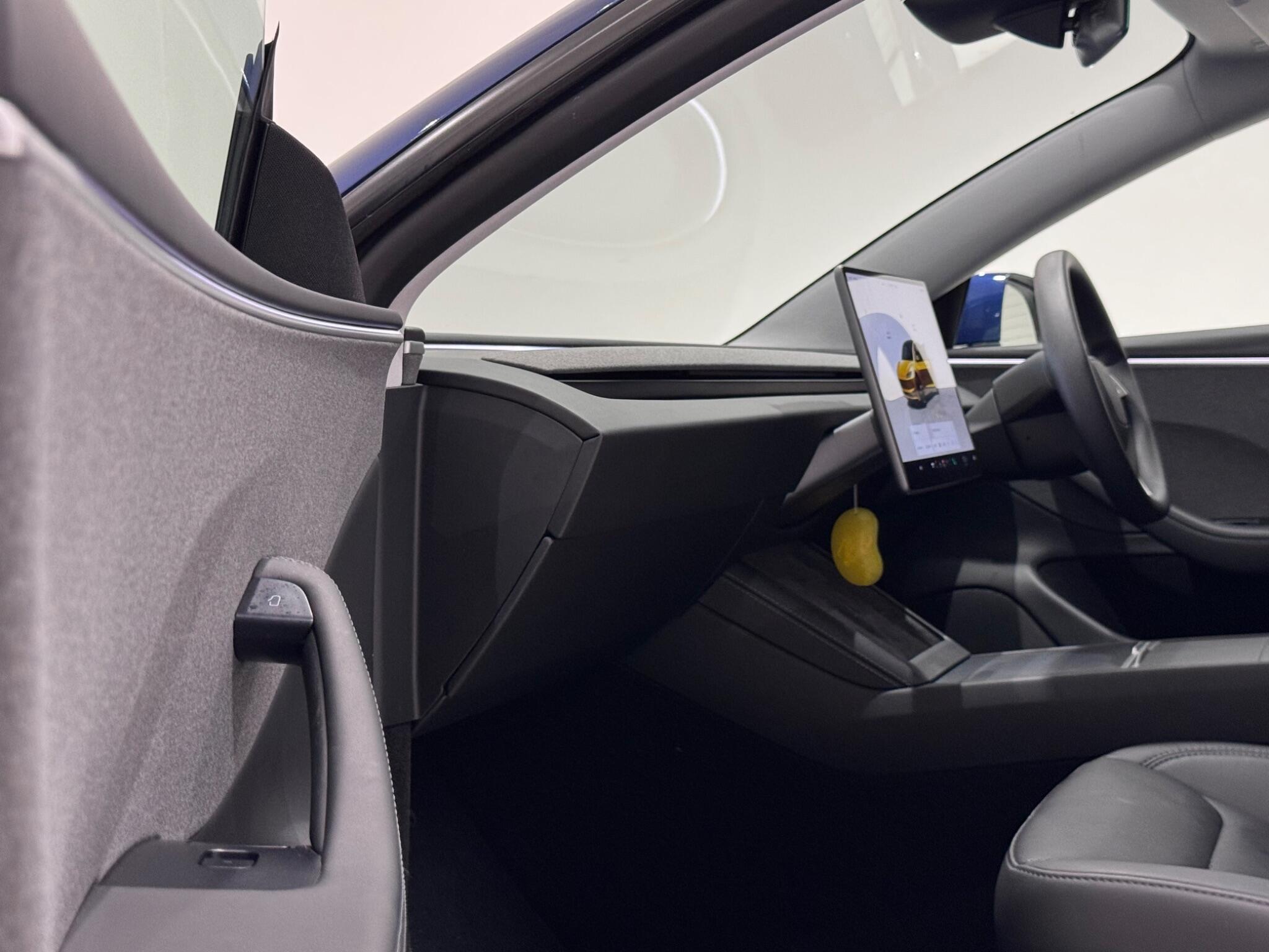 Tesla Model 3 view 30