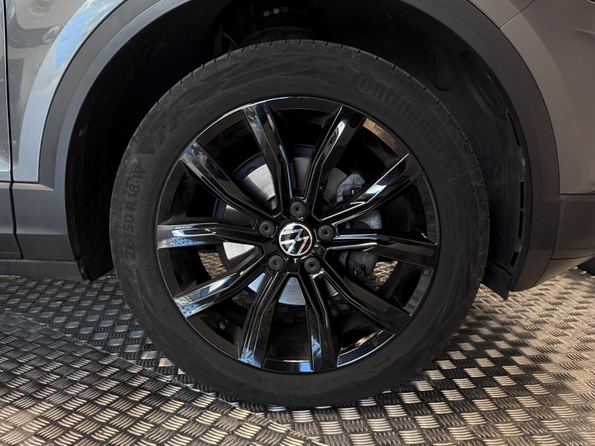 Volkswagen T-Roc view 58