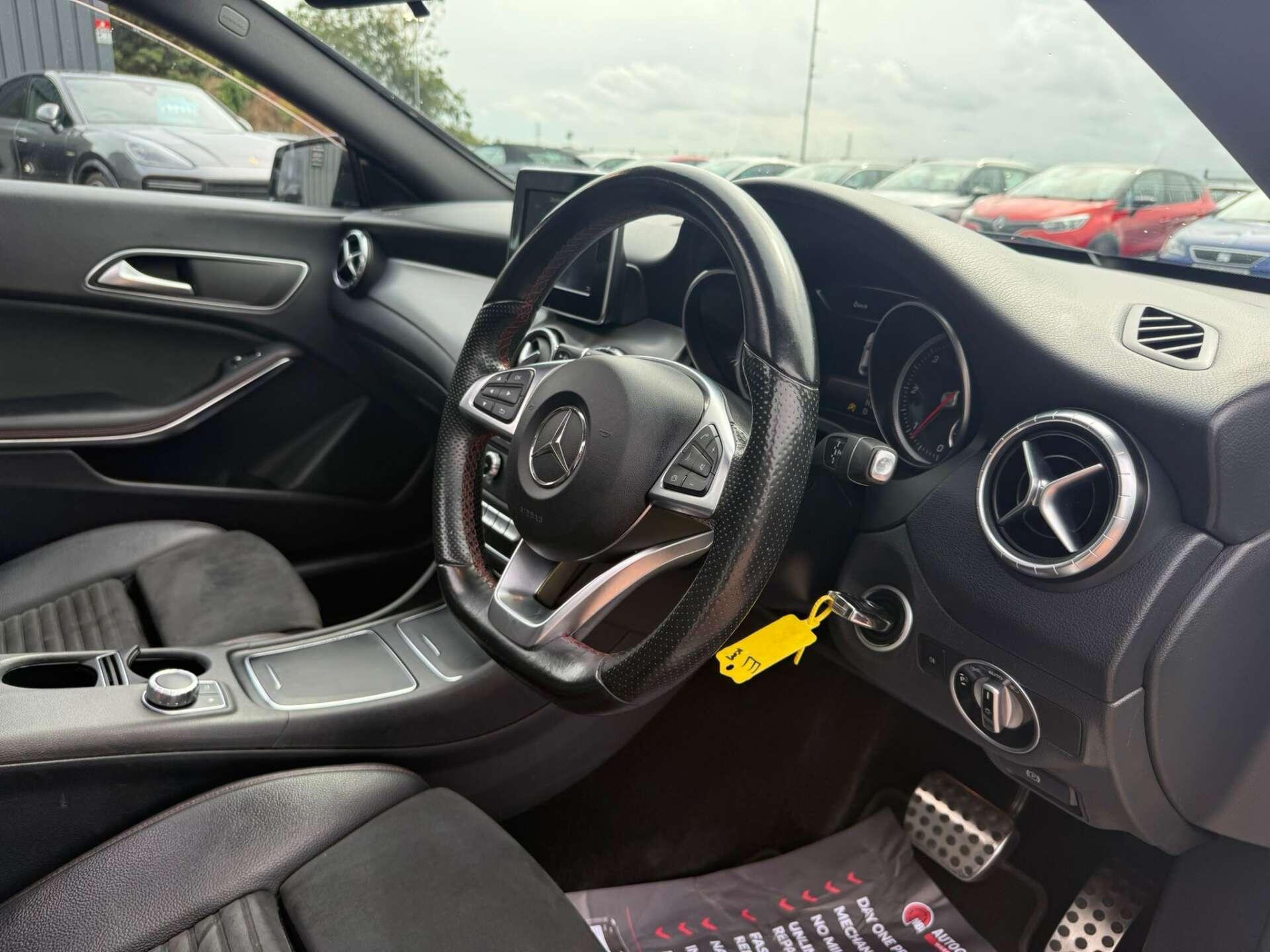 Mercedes-Benz Cla view 24