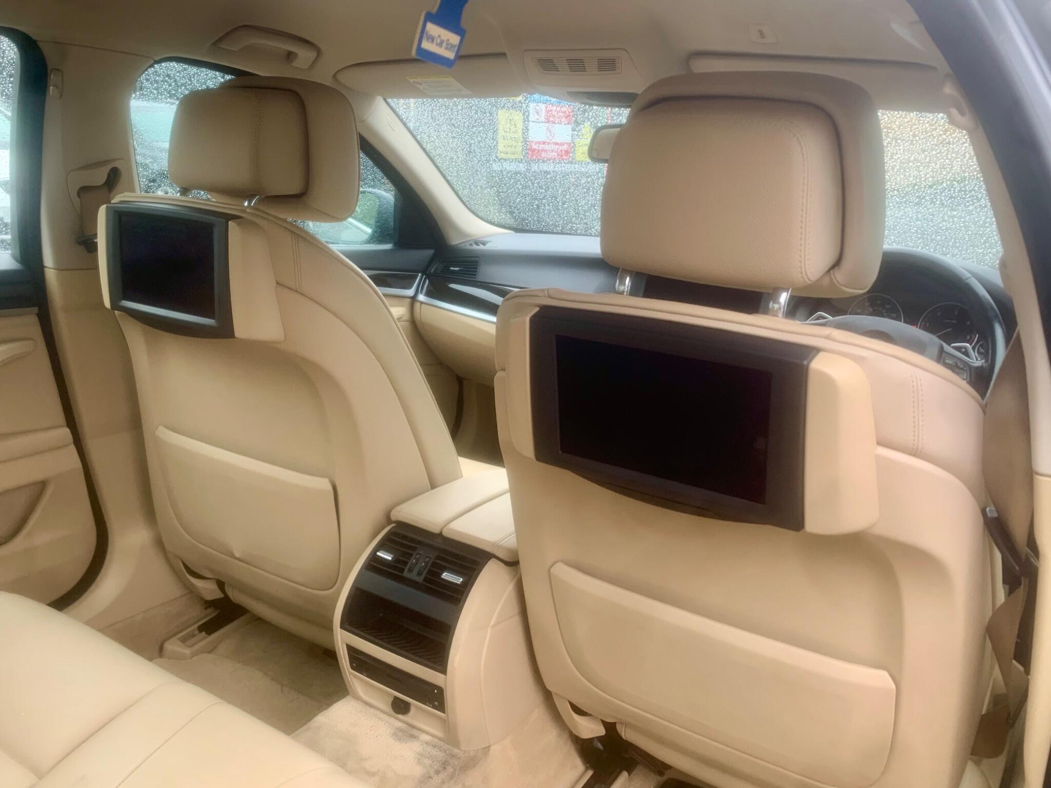 BMW 5 Series view 43
