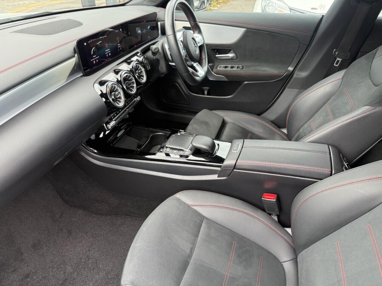 Mercedes-Benz Cla view 17