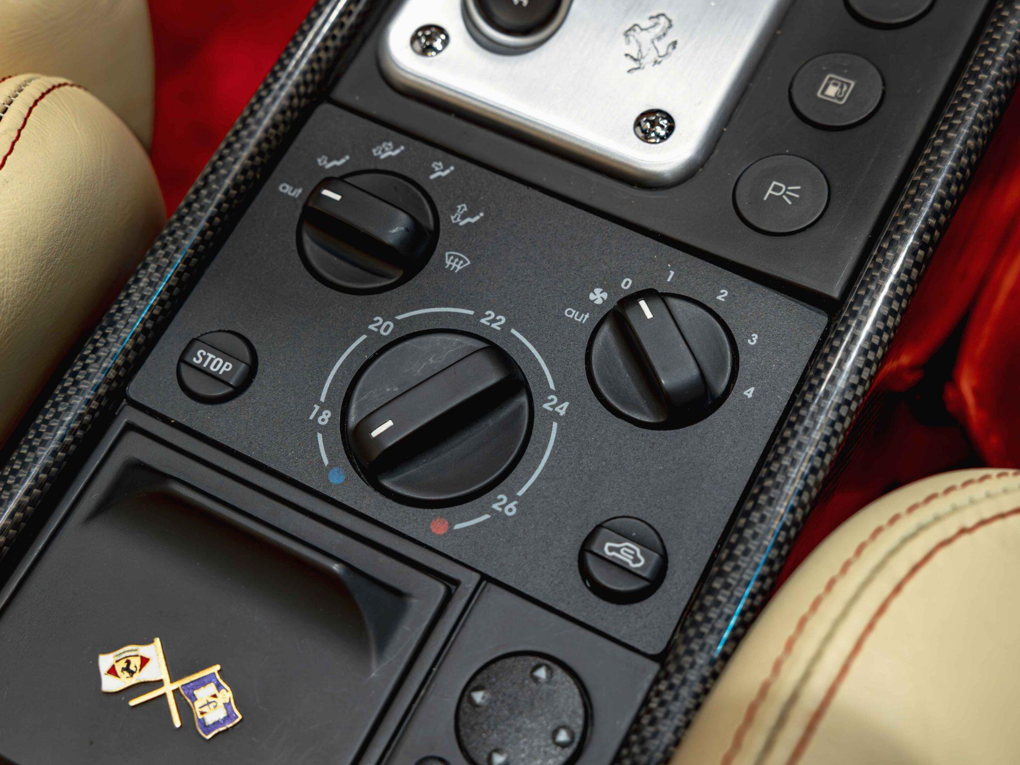 Ferrari F355 view 28