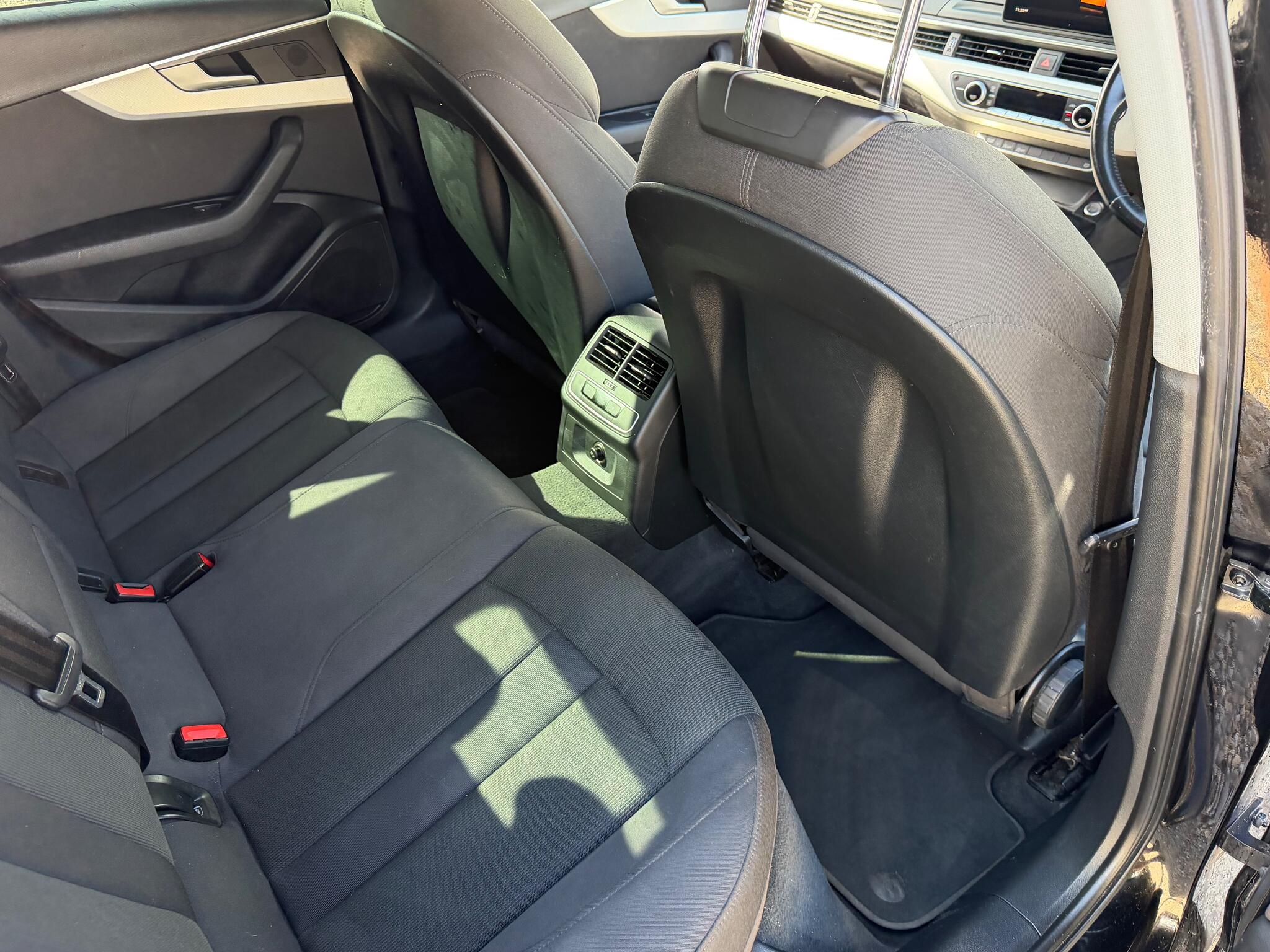 Audi A4 view 11