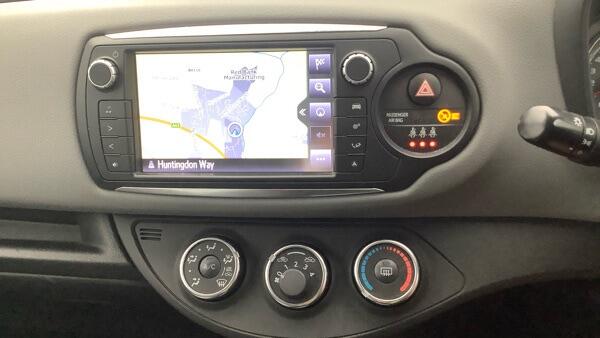 Toyota Yaris view 13