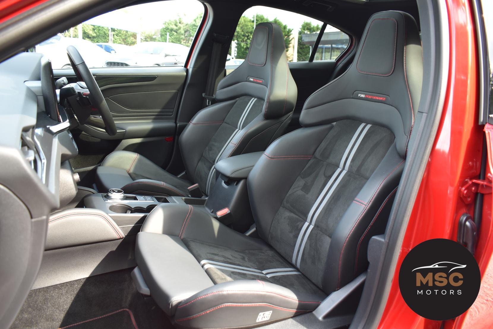 Ford Focus view 47