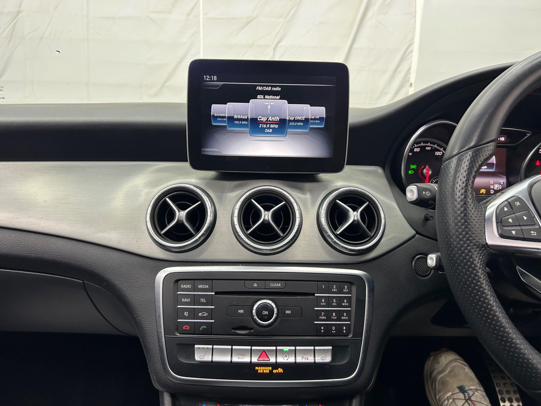 Mercedes-Benz Cla view 35