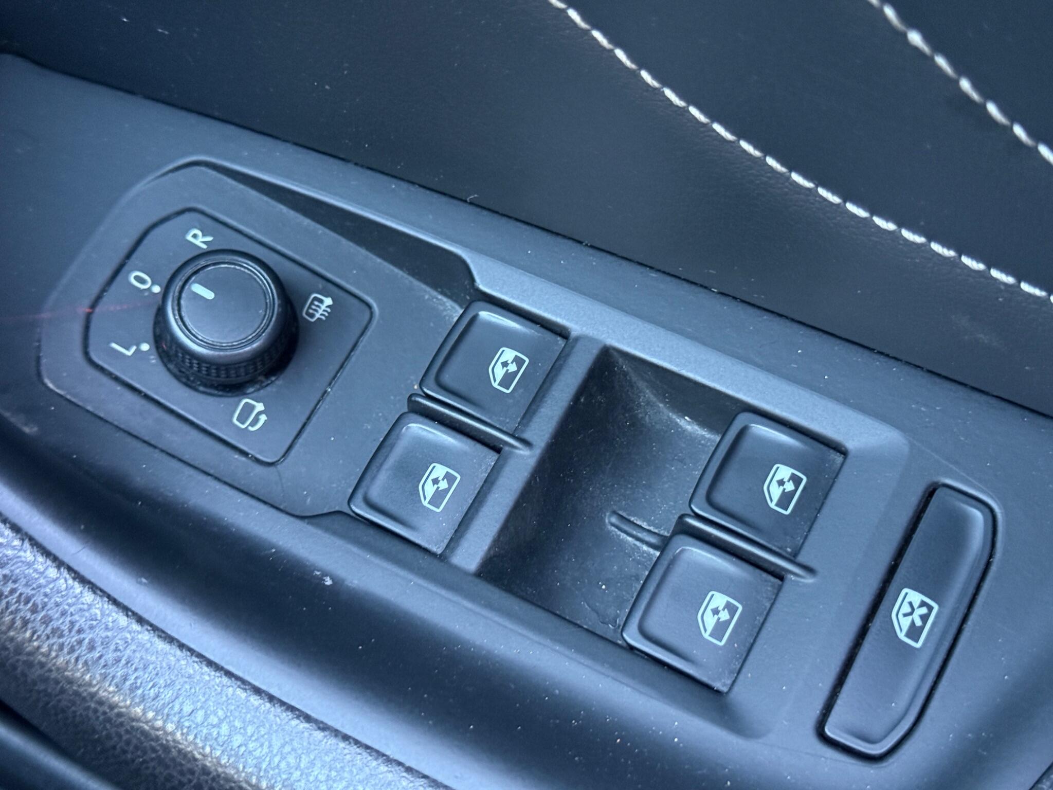 Volkswagen Passat - Image 69