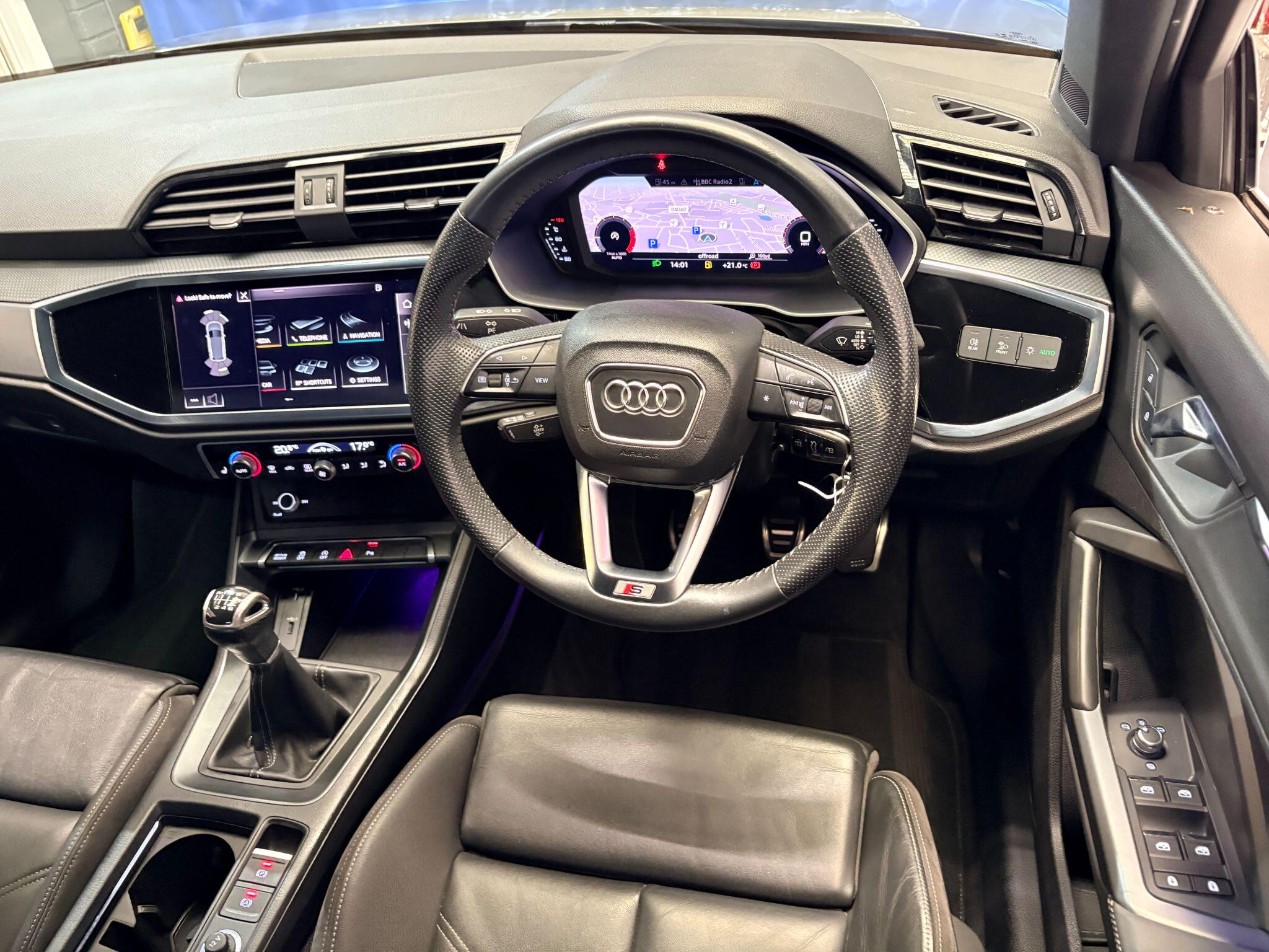 Audi Q3 view 27