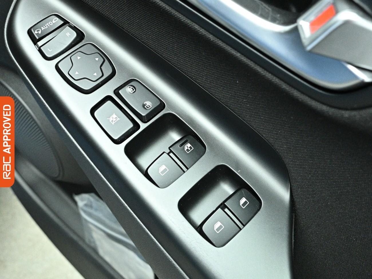 Hyundai Kona view 25