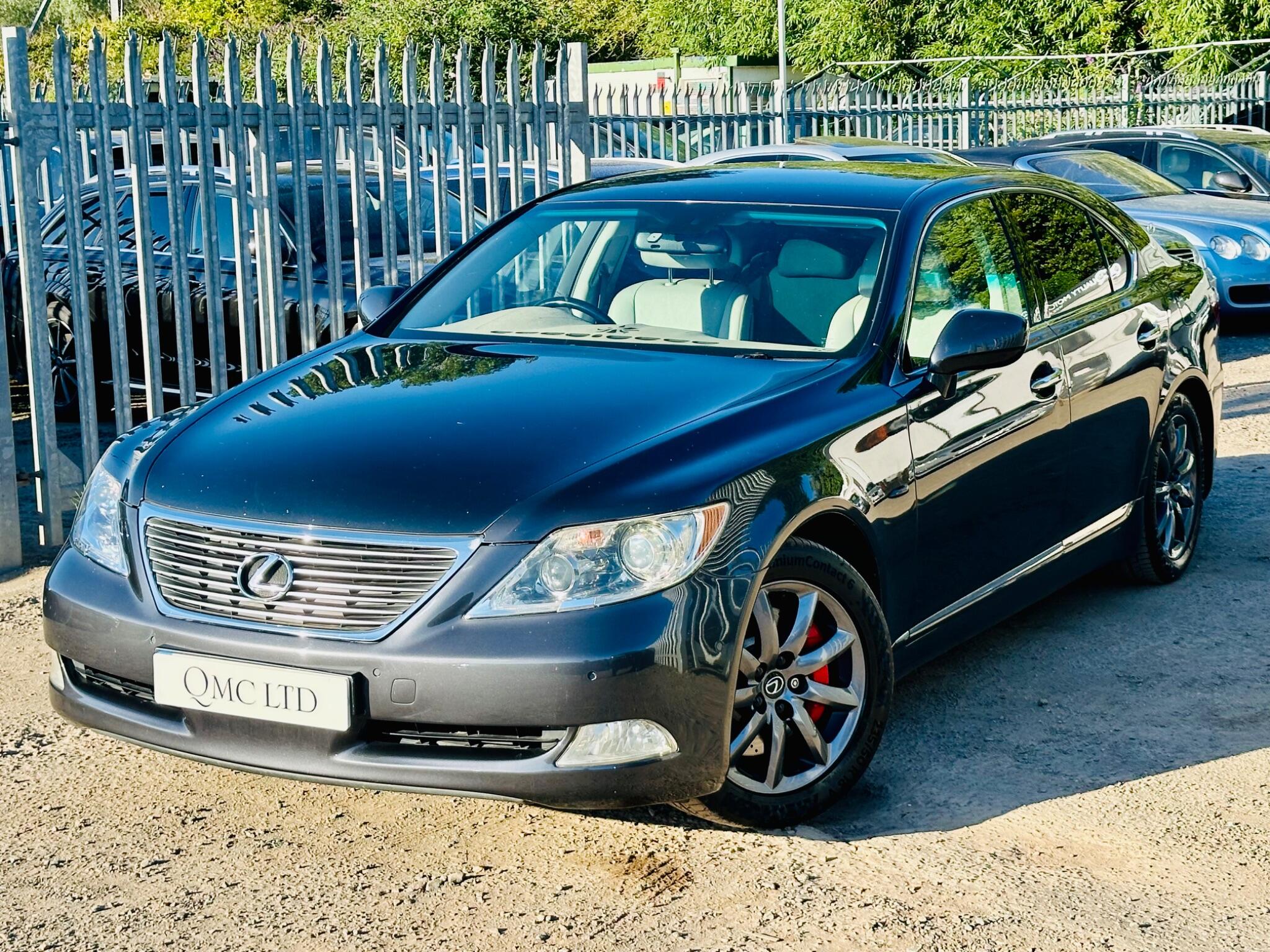 Lexus LS view 5