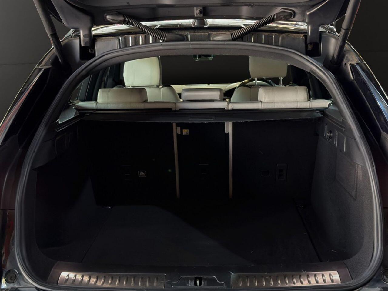Land Rover Range Rover Velar view 10