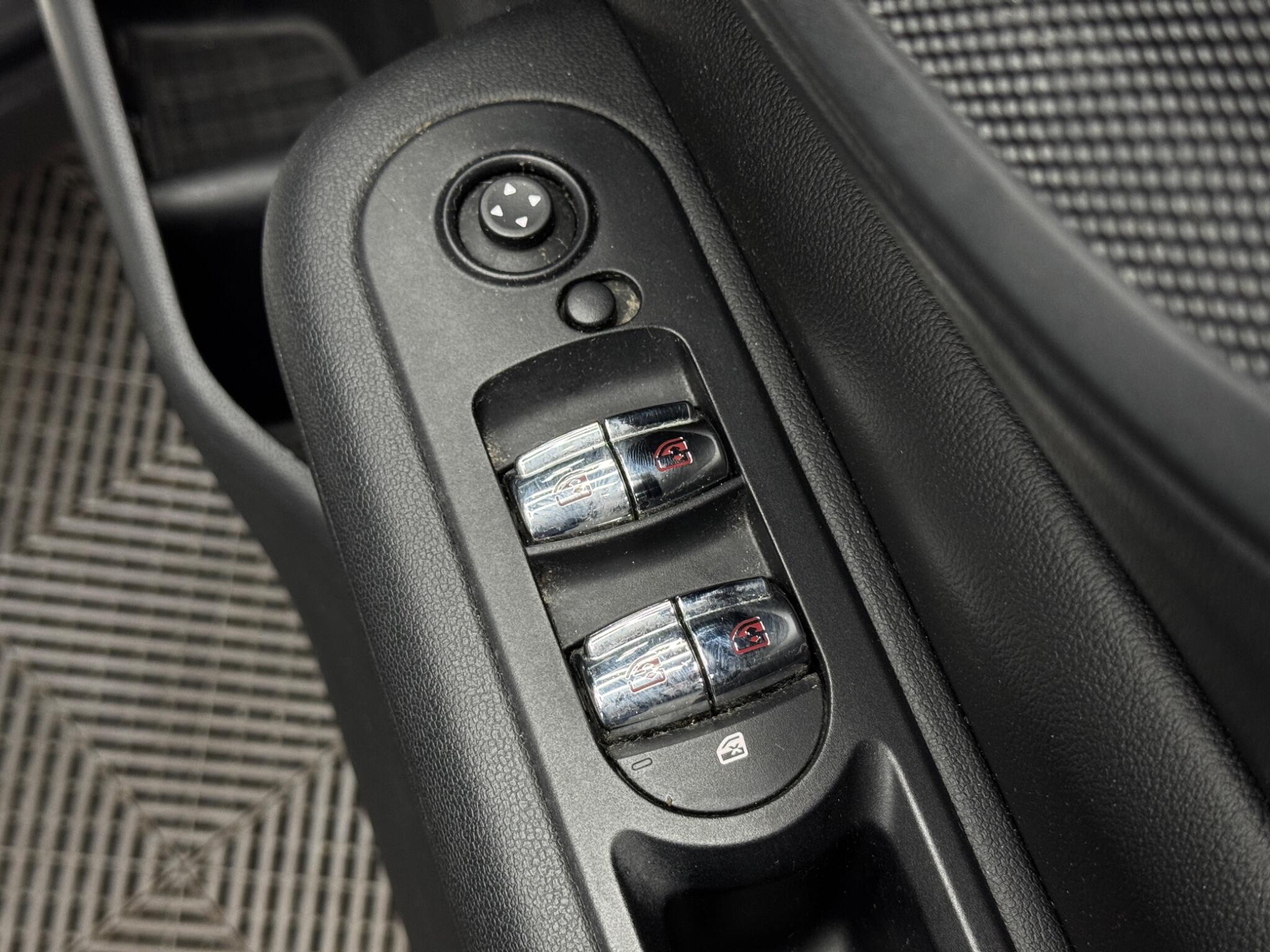 Mini Clubman view 43