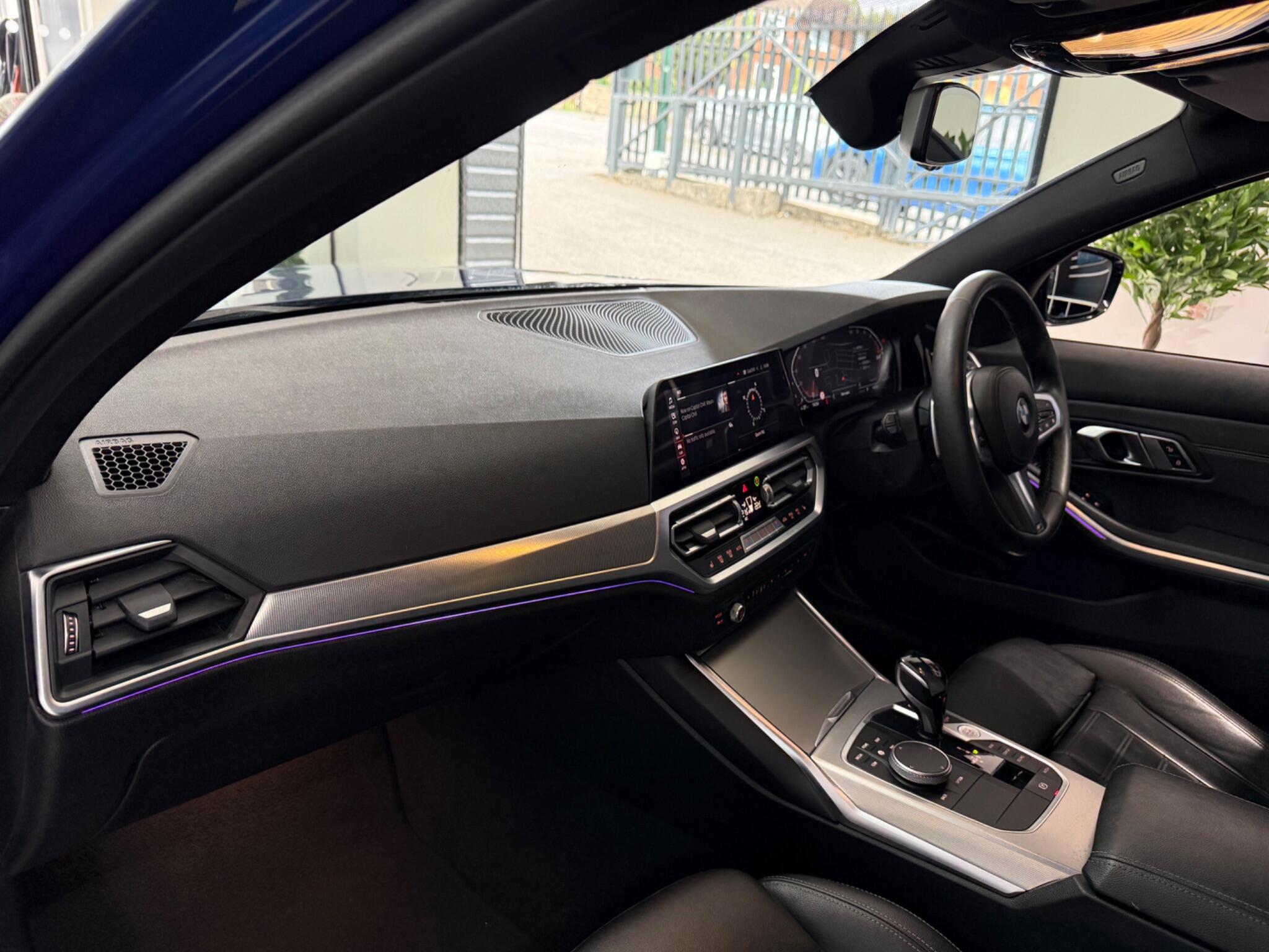 BMW 3 Series view 32