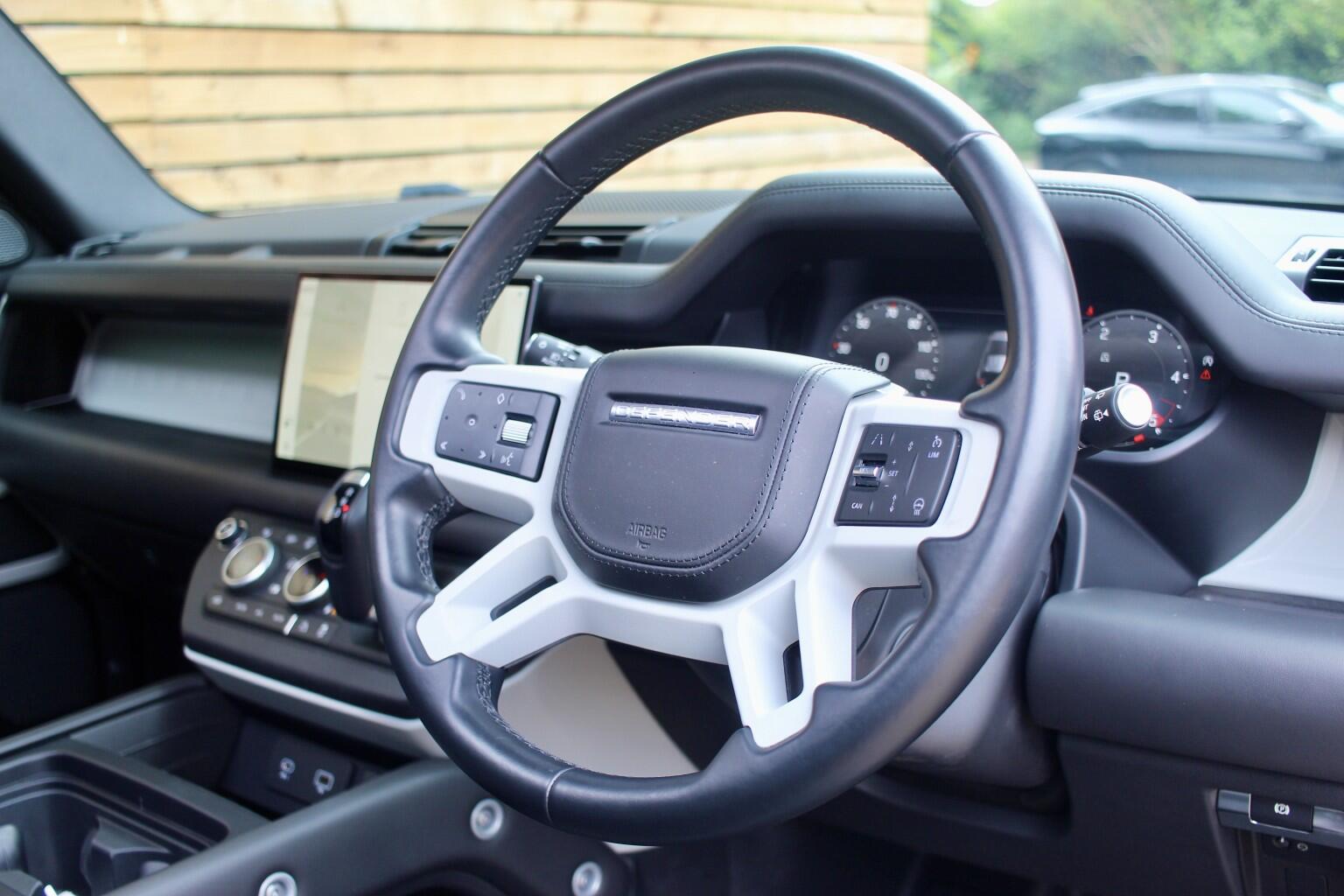 Land Rover Defender view 37