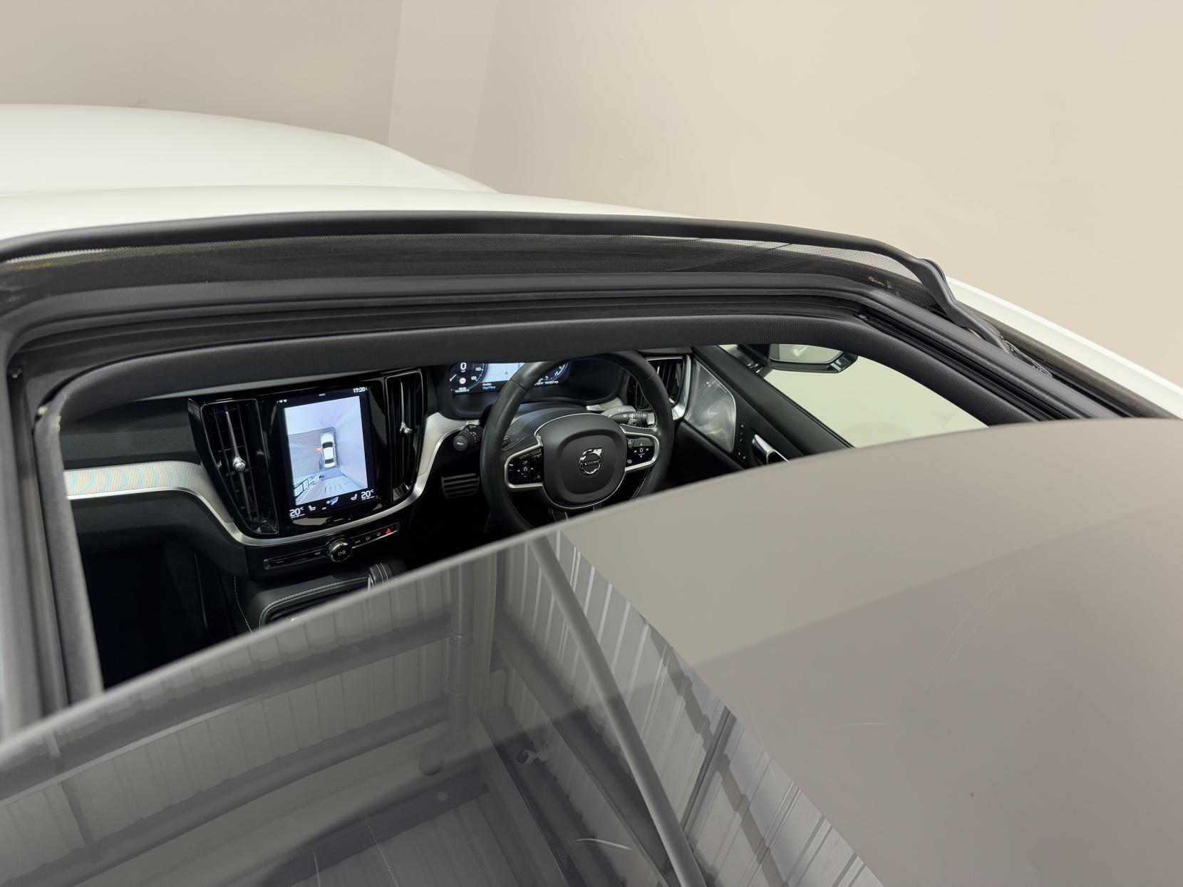 Volvo S60 view 12