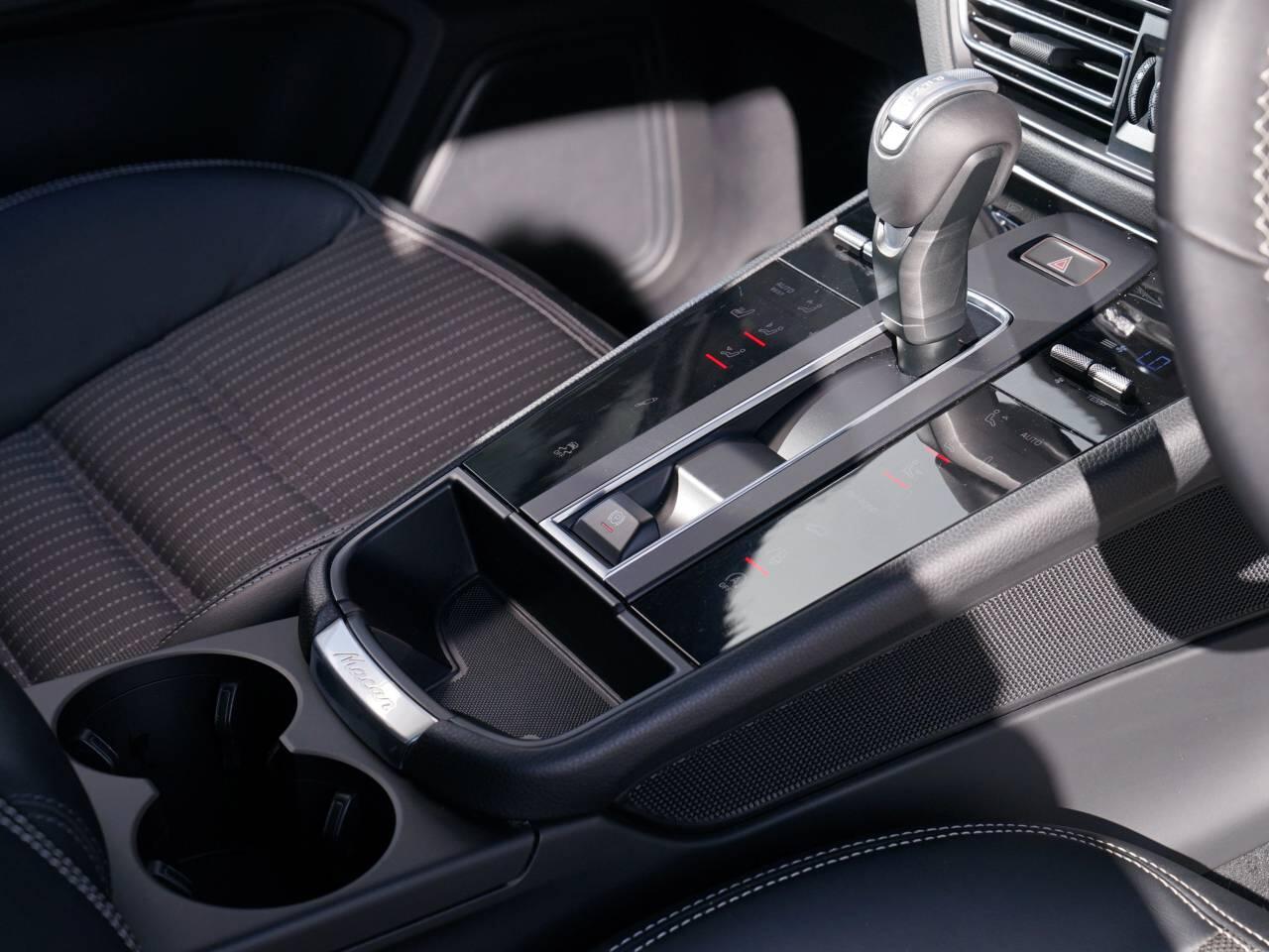 Porsche Macan view 32