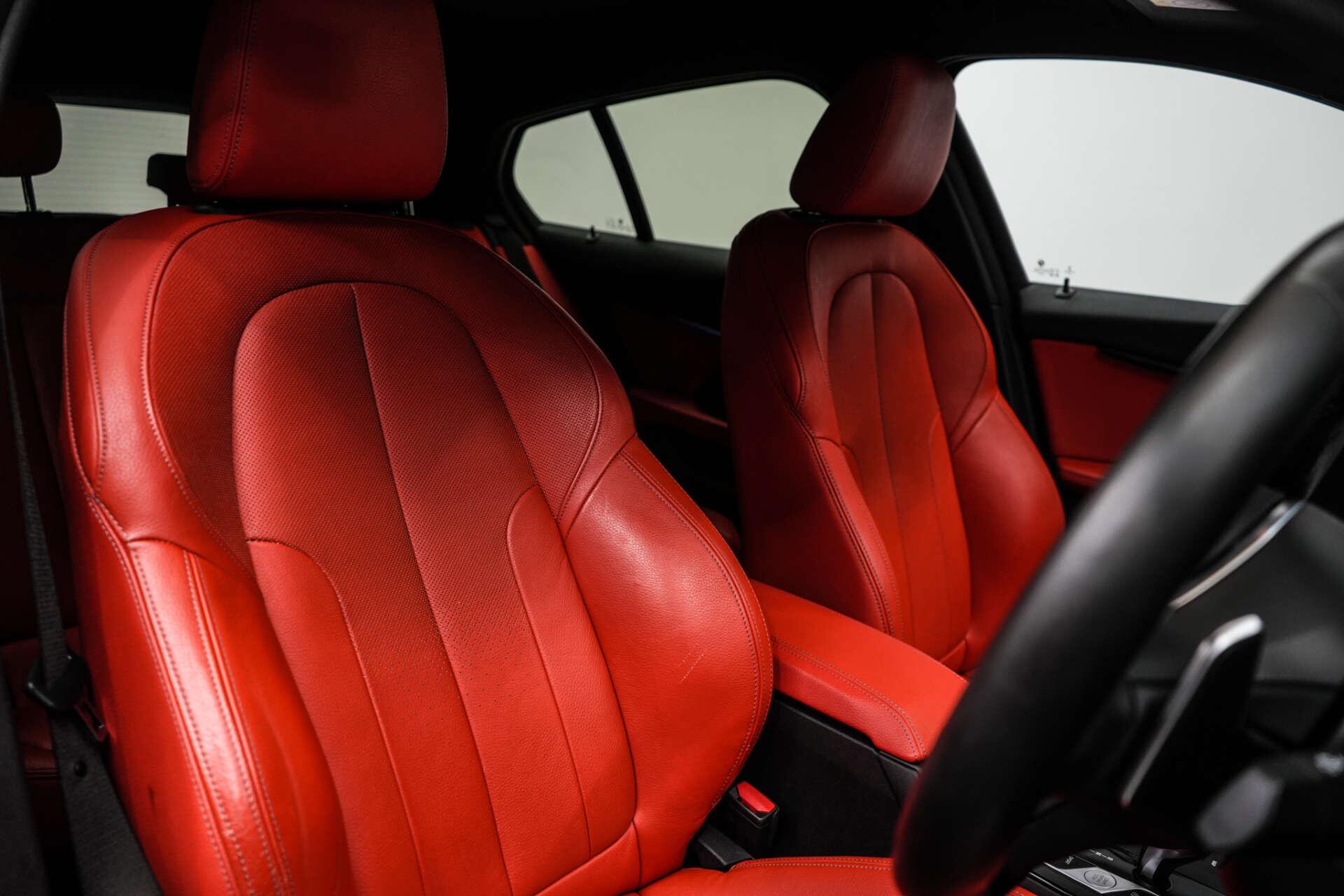BMW 1 Series view 16