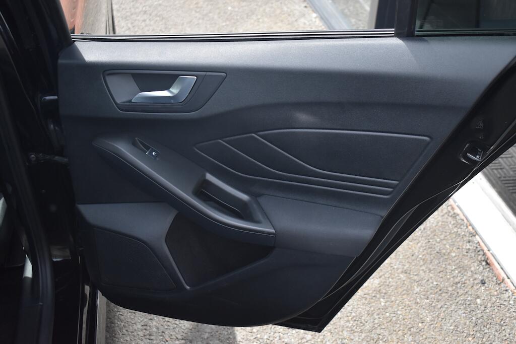 Ford Focus view 33